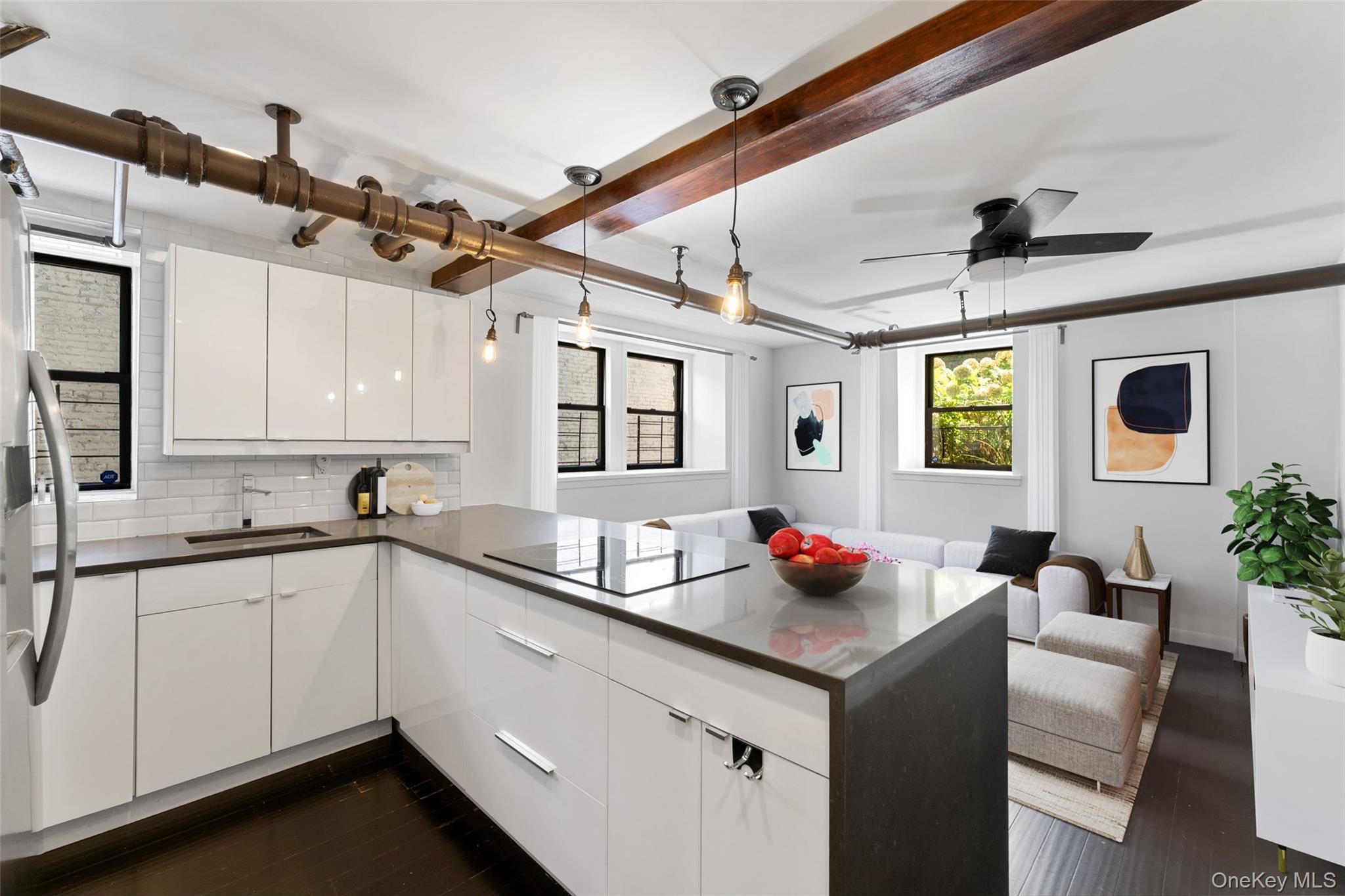 #2 photo, 56 Pondfield Road, ブロンクス区 Bronxville , NY 10708