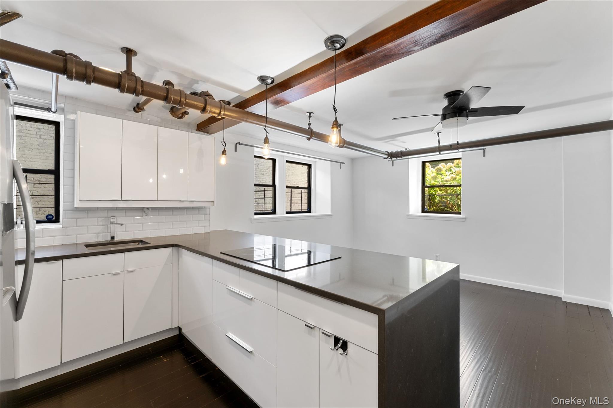 #3 photo, 56 Pondfield Road, ブロンクス区 Bronxville , NY 10708