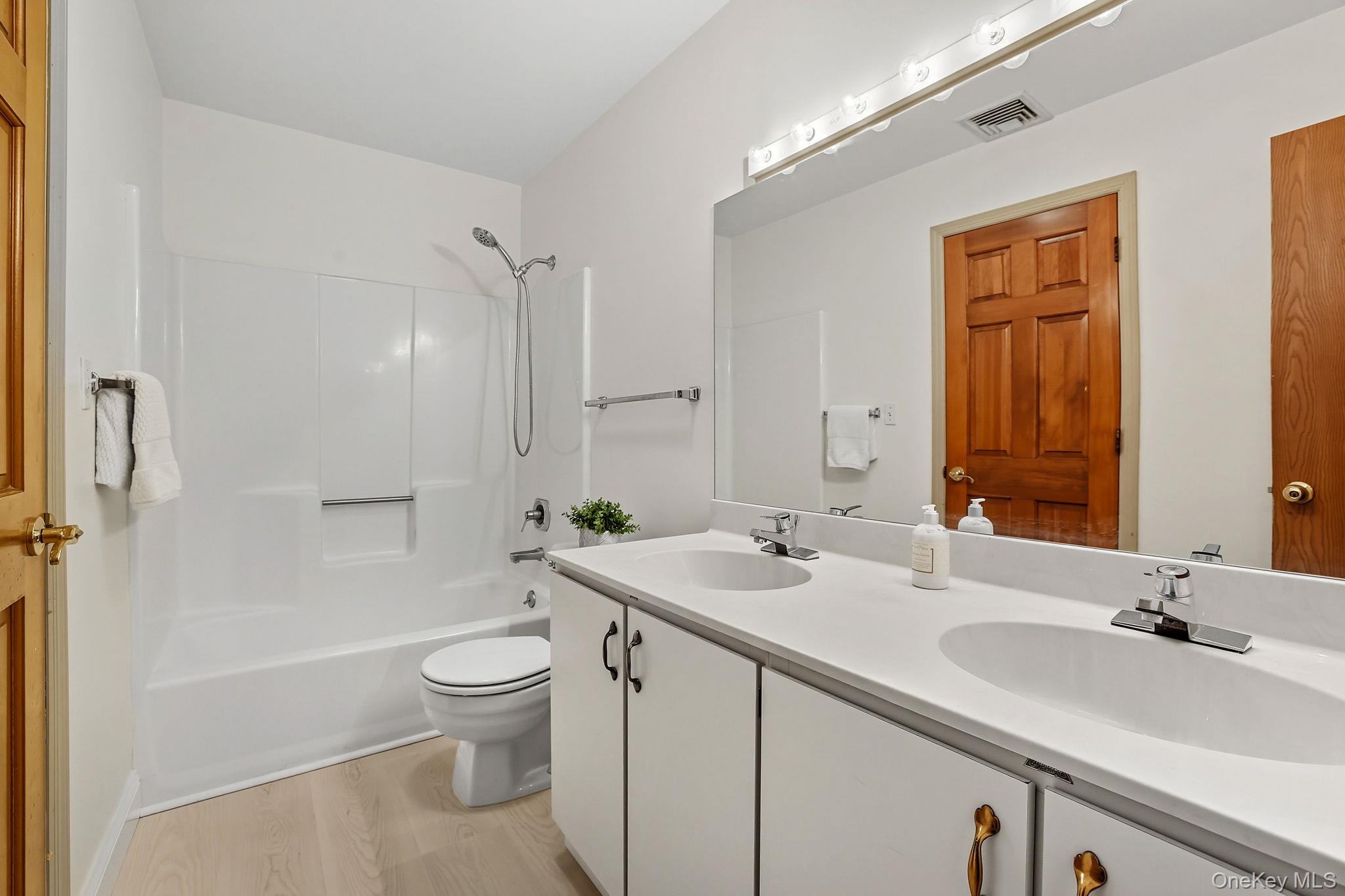 #11 photo, 84 Krystal Drive, Somers , NY 10589