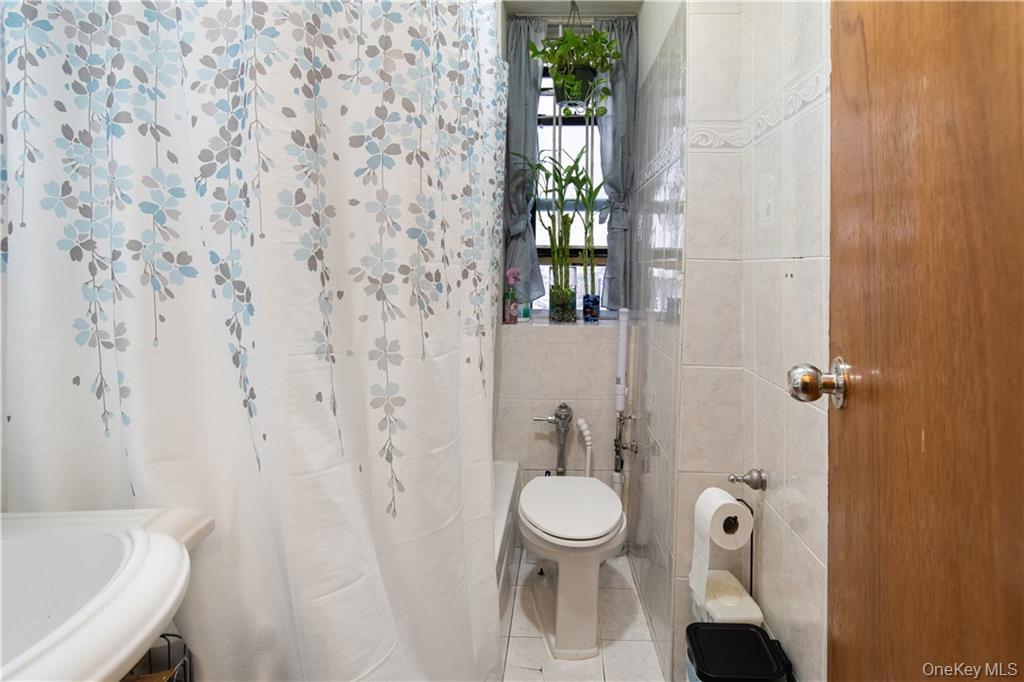 #8 photo, 2156 Cruger Avenue, ブロンクス区 Bronx , NY 10462