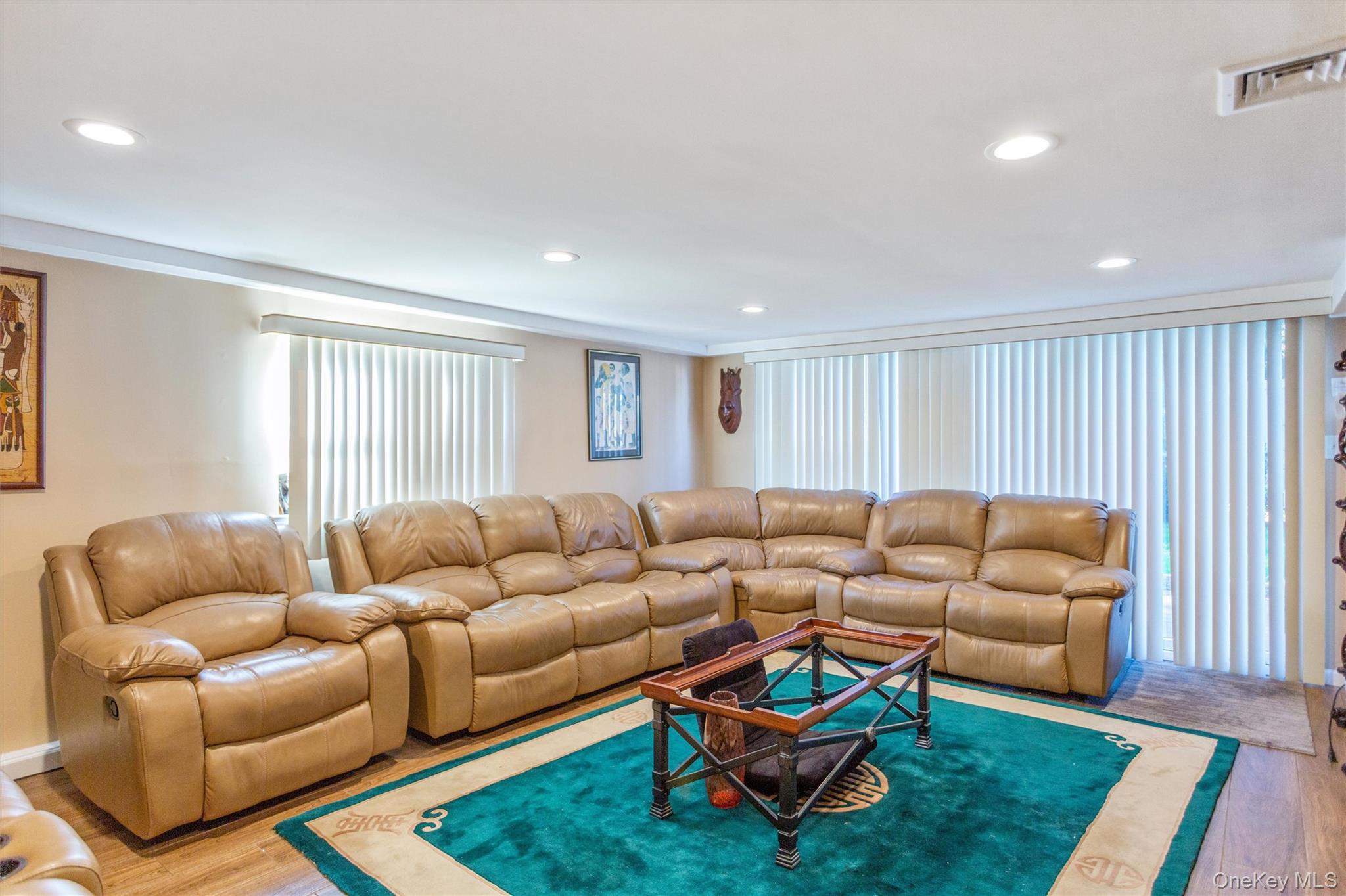 #15 photo, 23 Glen Road, Jericho , NY 11590