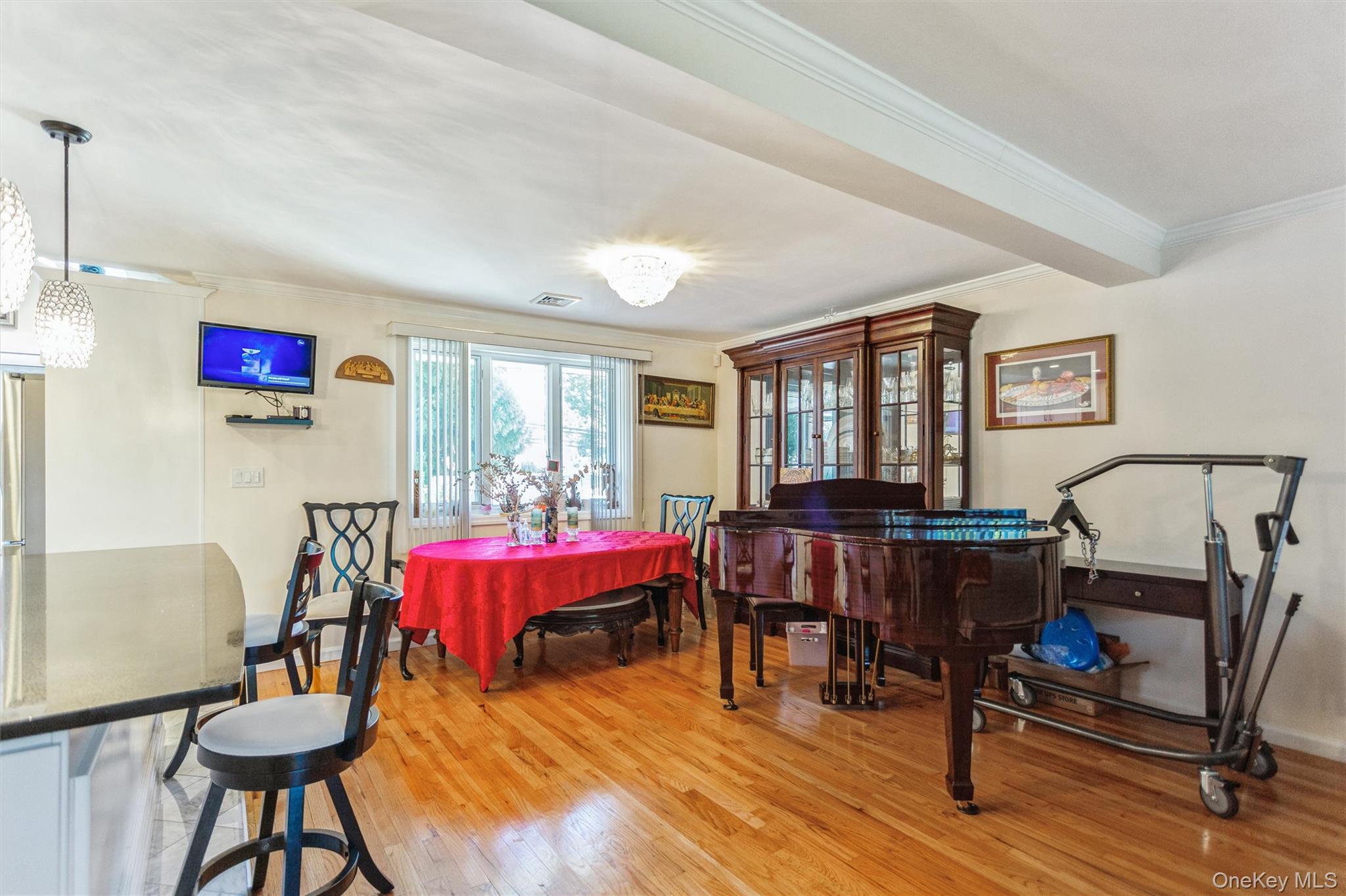 #18 photo, 23 Glen Road, Jericho , NY 11590