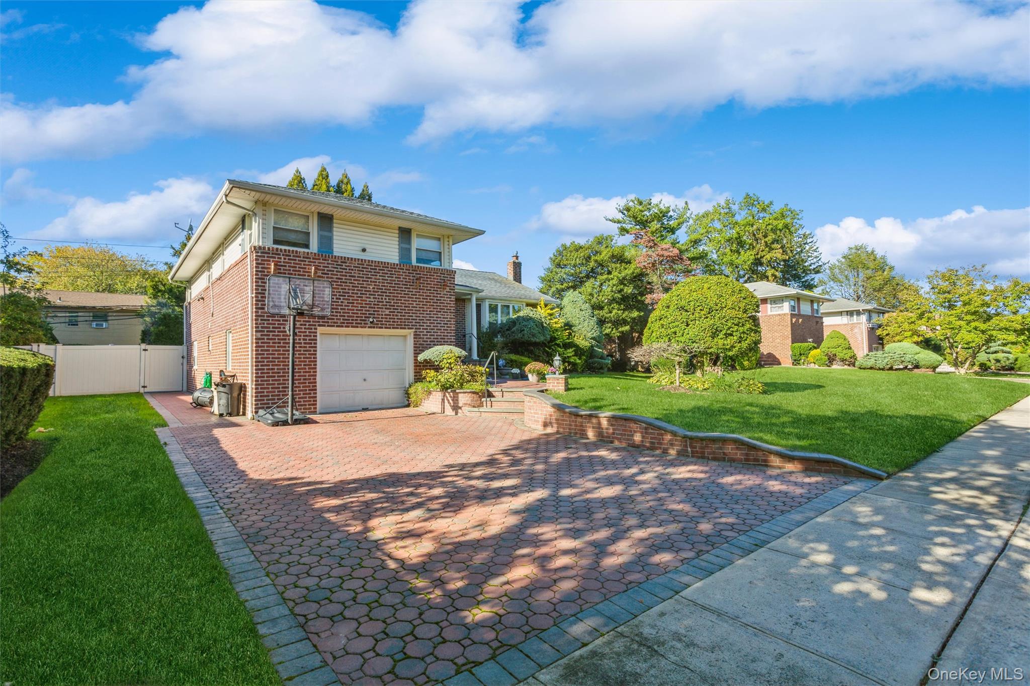 #19 photo, 23 Glen Road, Jericho , NY 11590