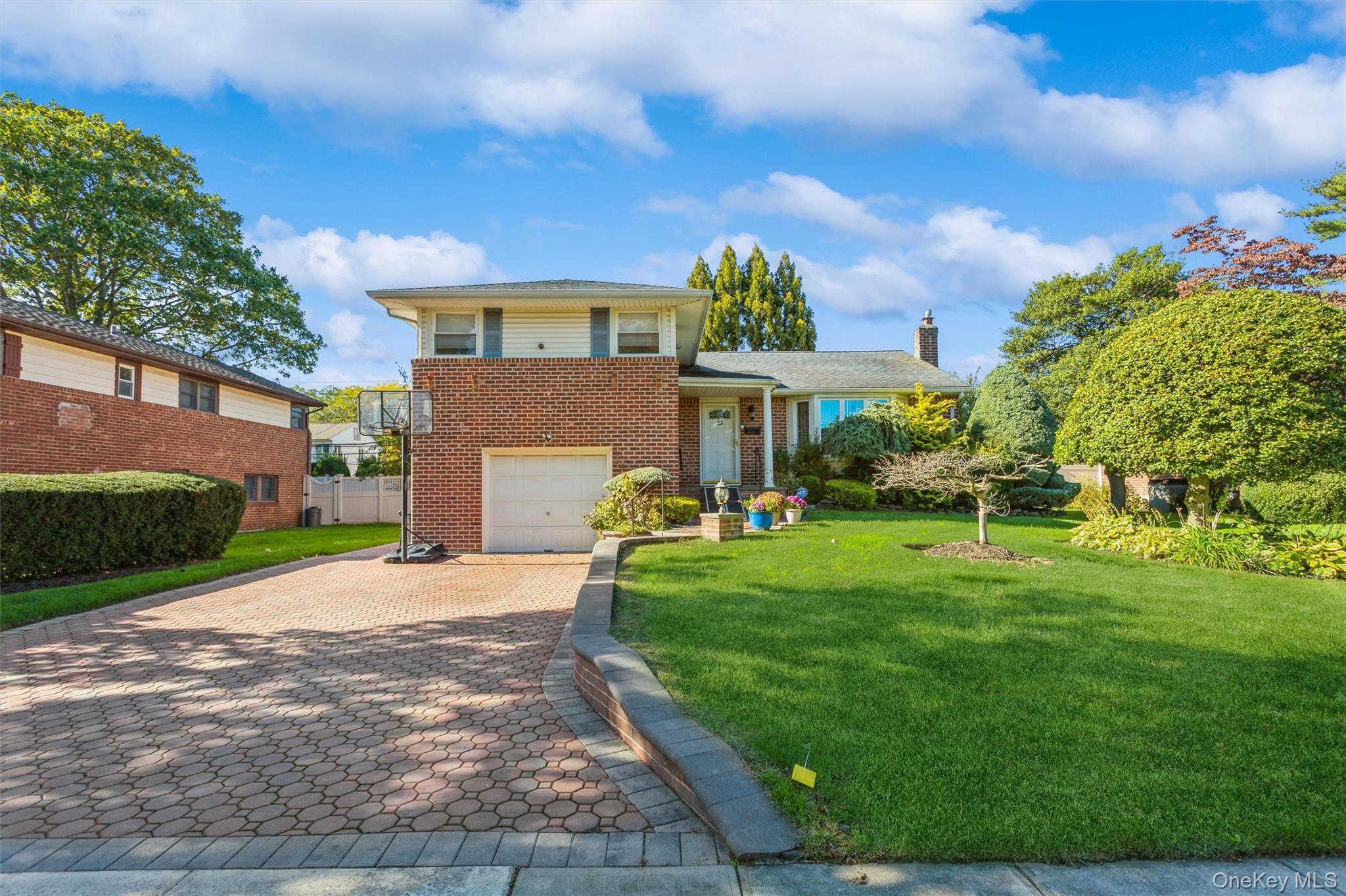 #2 photo, 23 Glen Road, Jericho , NY 11590