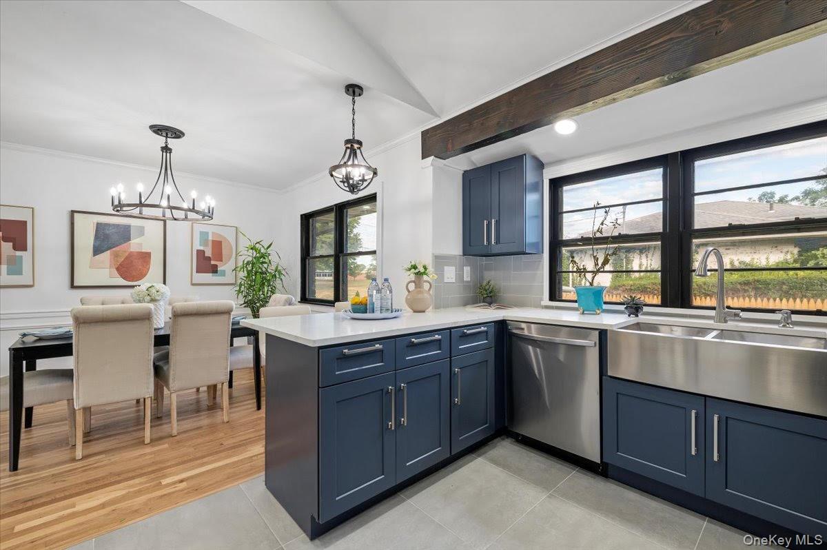 #10 photo, 8 Barbara Lane, Jericho , NY 11753