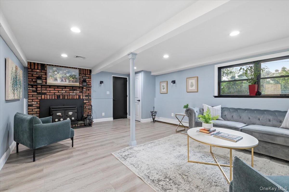 #17 photo, 8 Barbara Lane, Jericho , NY 11753