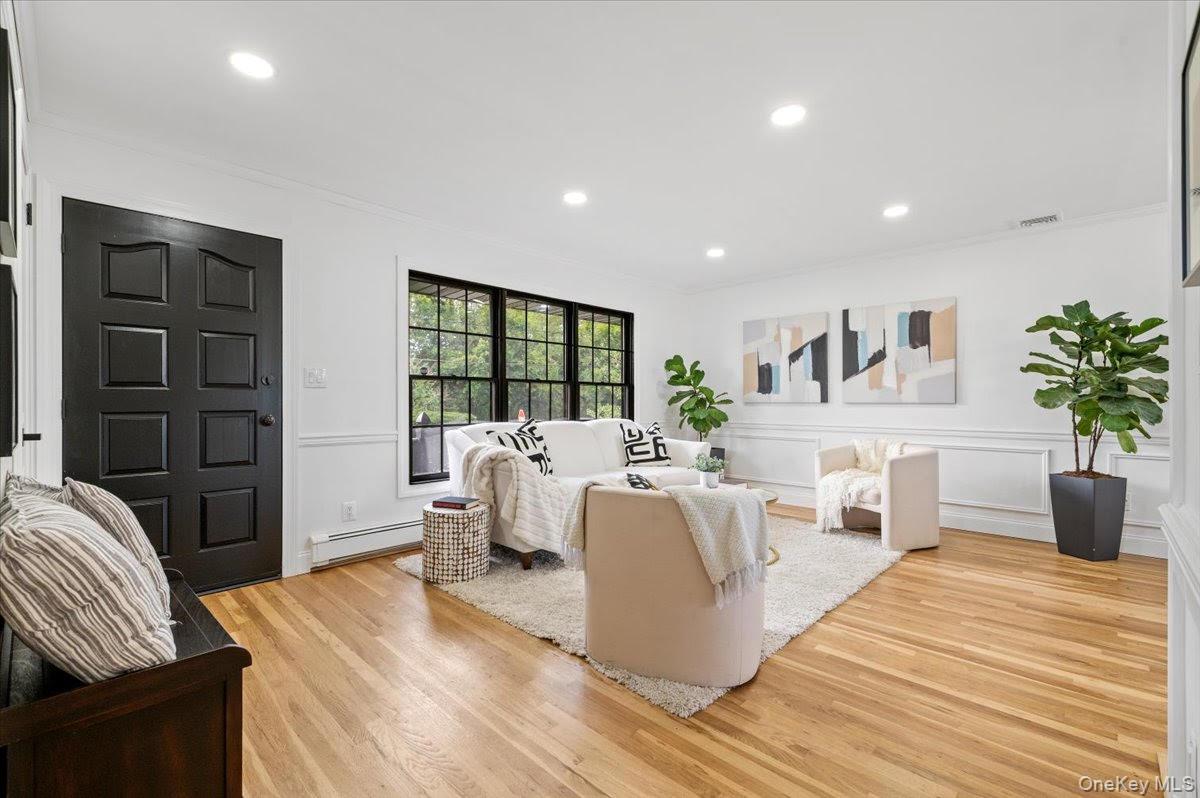 #3 photo, 8 Barbara Lane, Jericho , NY 11753