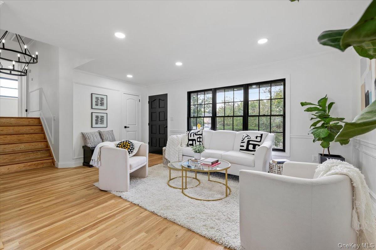 #6 photo, 8 Barbara Lane, Jericho , NY 11753