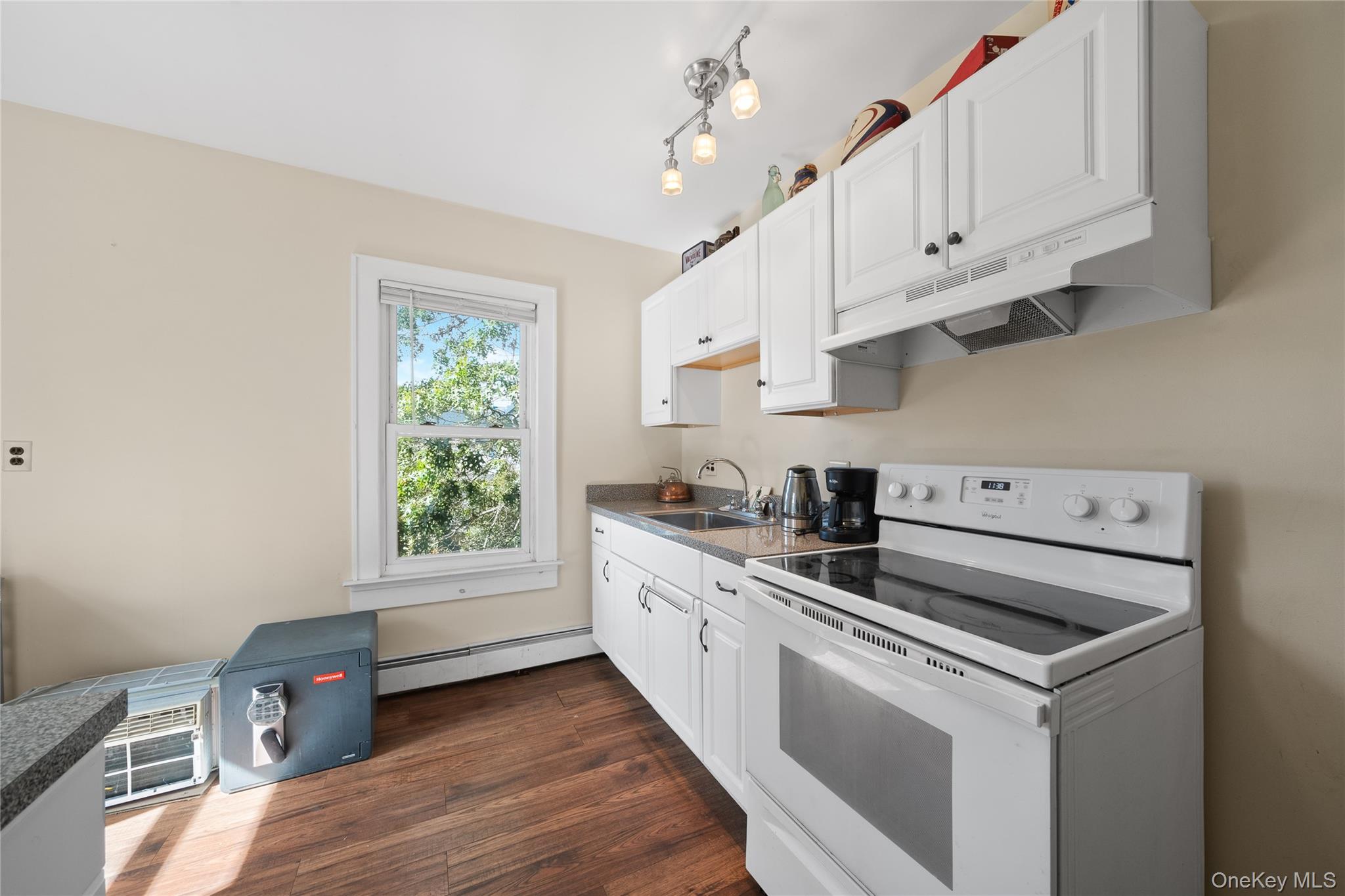 #13 photo, 29 Lake Street, Amityville , NY 11701