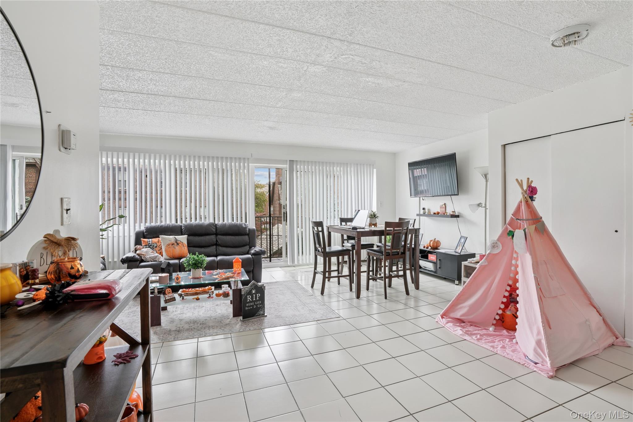 #1 photo, 3523 86th Street, クイーンズ区 Jackson Heights , NY 11372