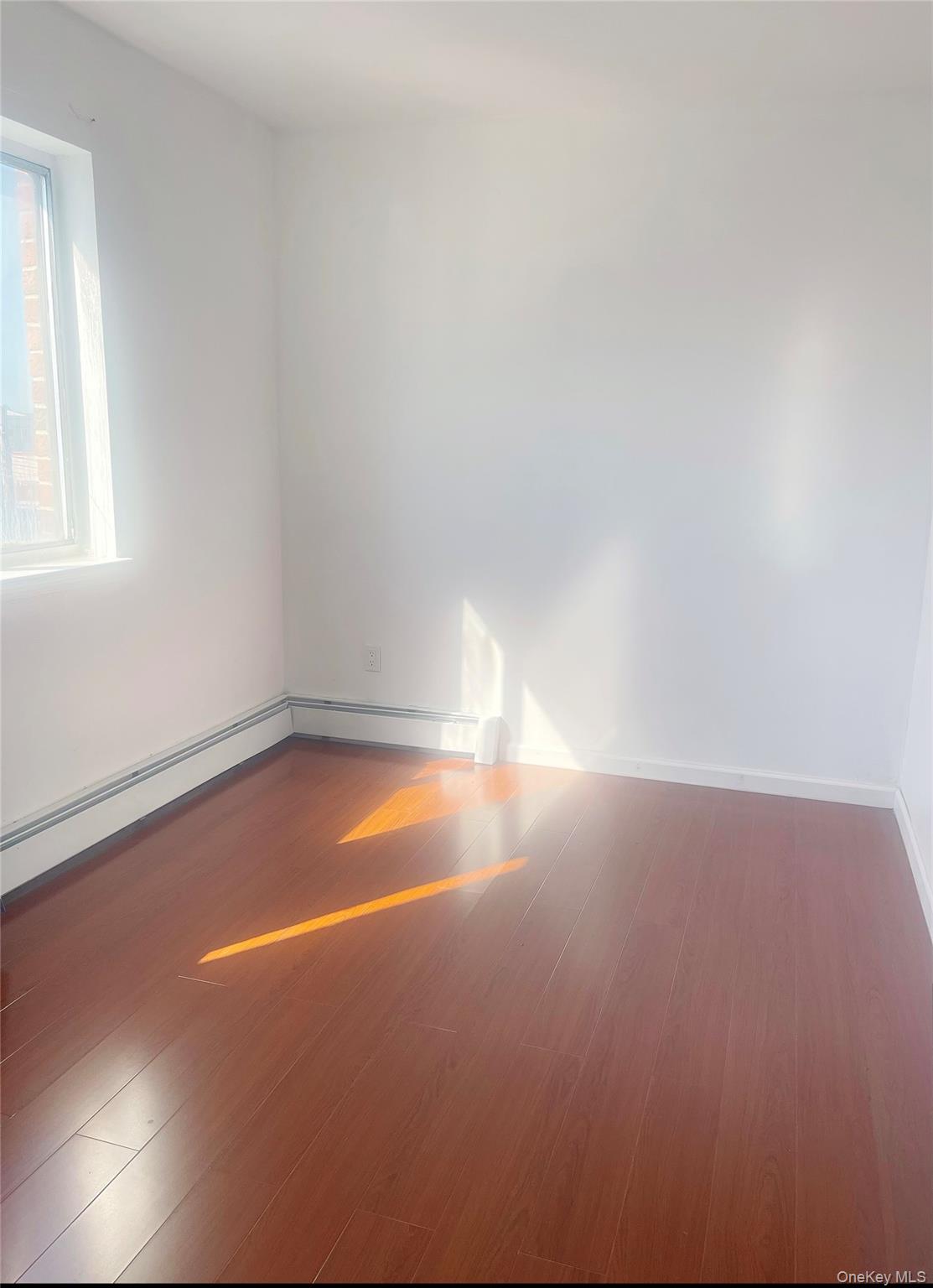 #8 photo, 18-11 123rd Street, クイーンズ区 College Point , NY 11356