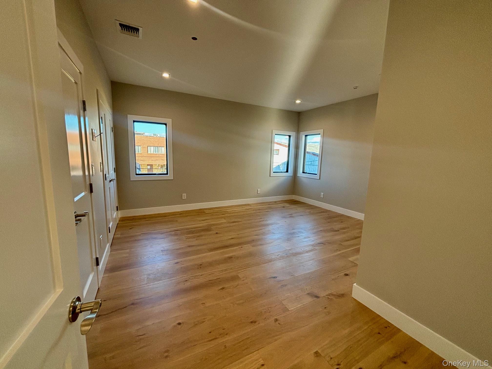 #11 photo, 159 Harrison Avenue, Mineola , NY 11501