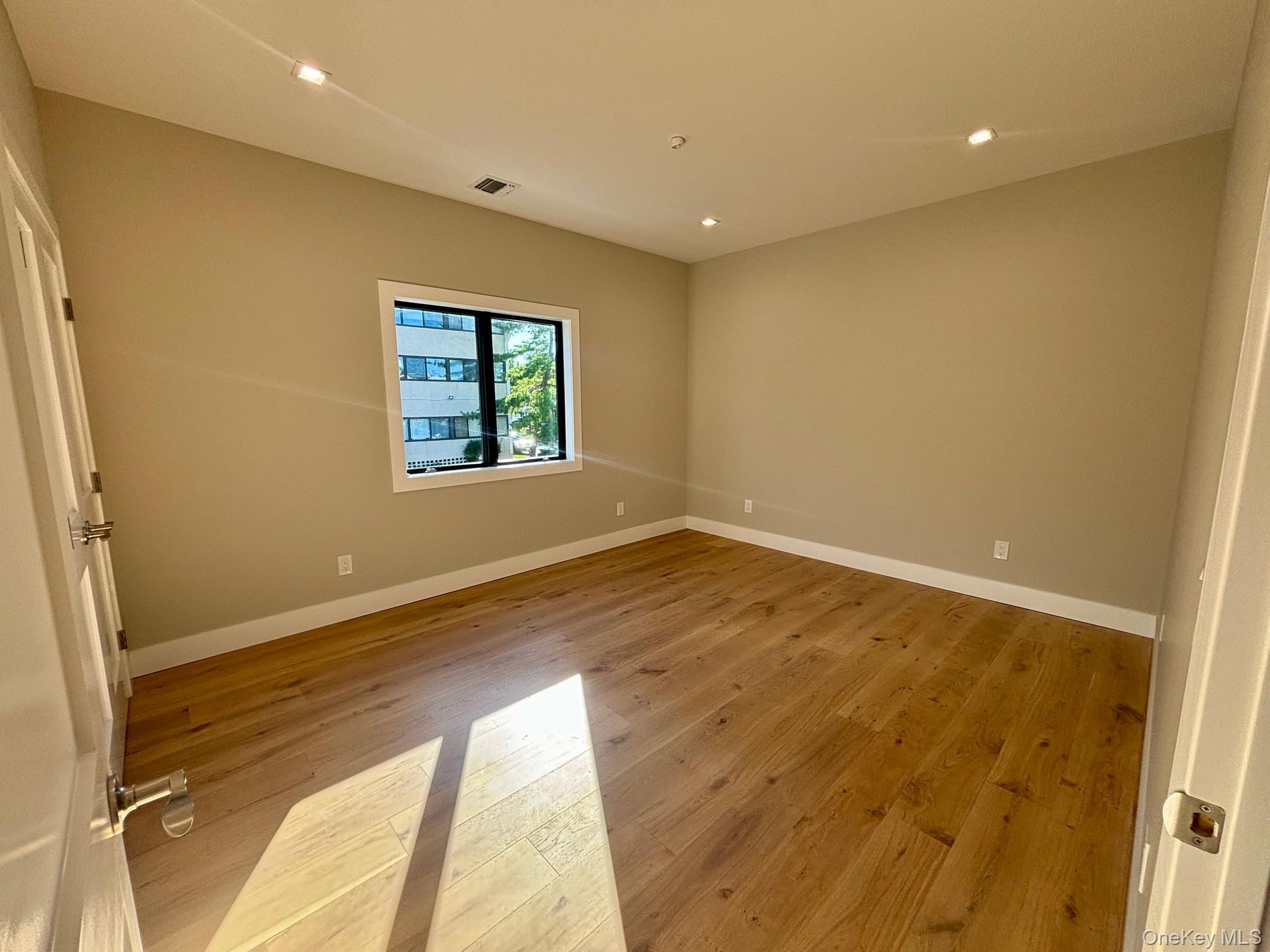 #14 photo, 159 Harrison Avenue, Mineola , NY 11501