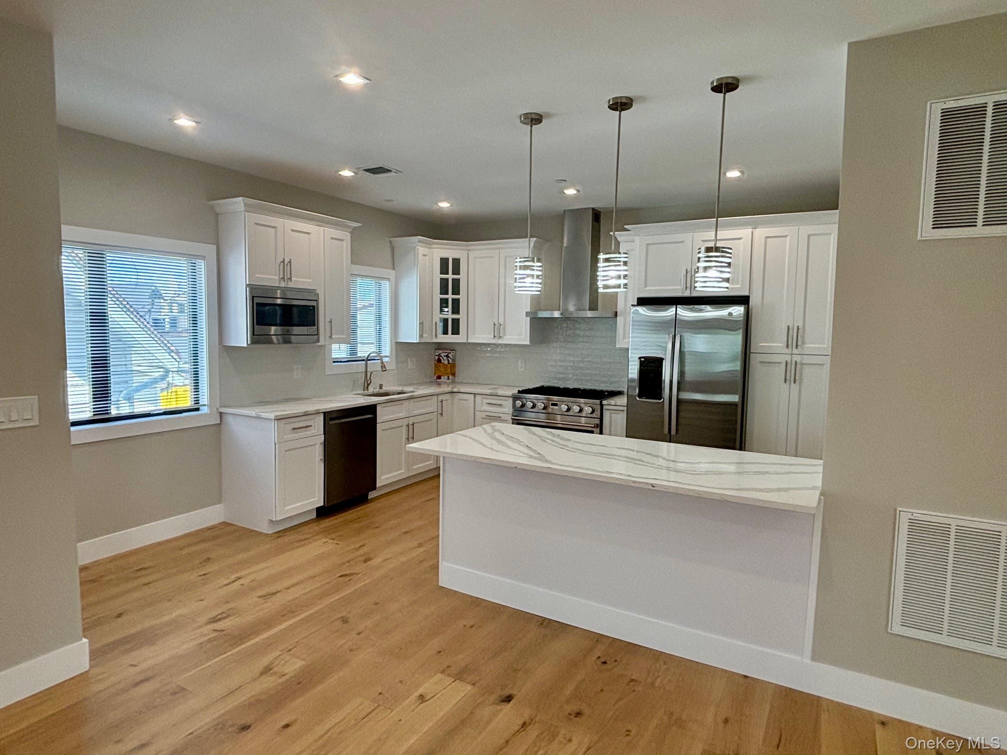 #5 photo, 159 Harrison Avenue, Mineola , NY 11501