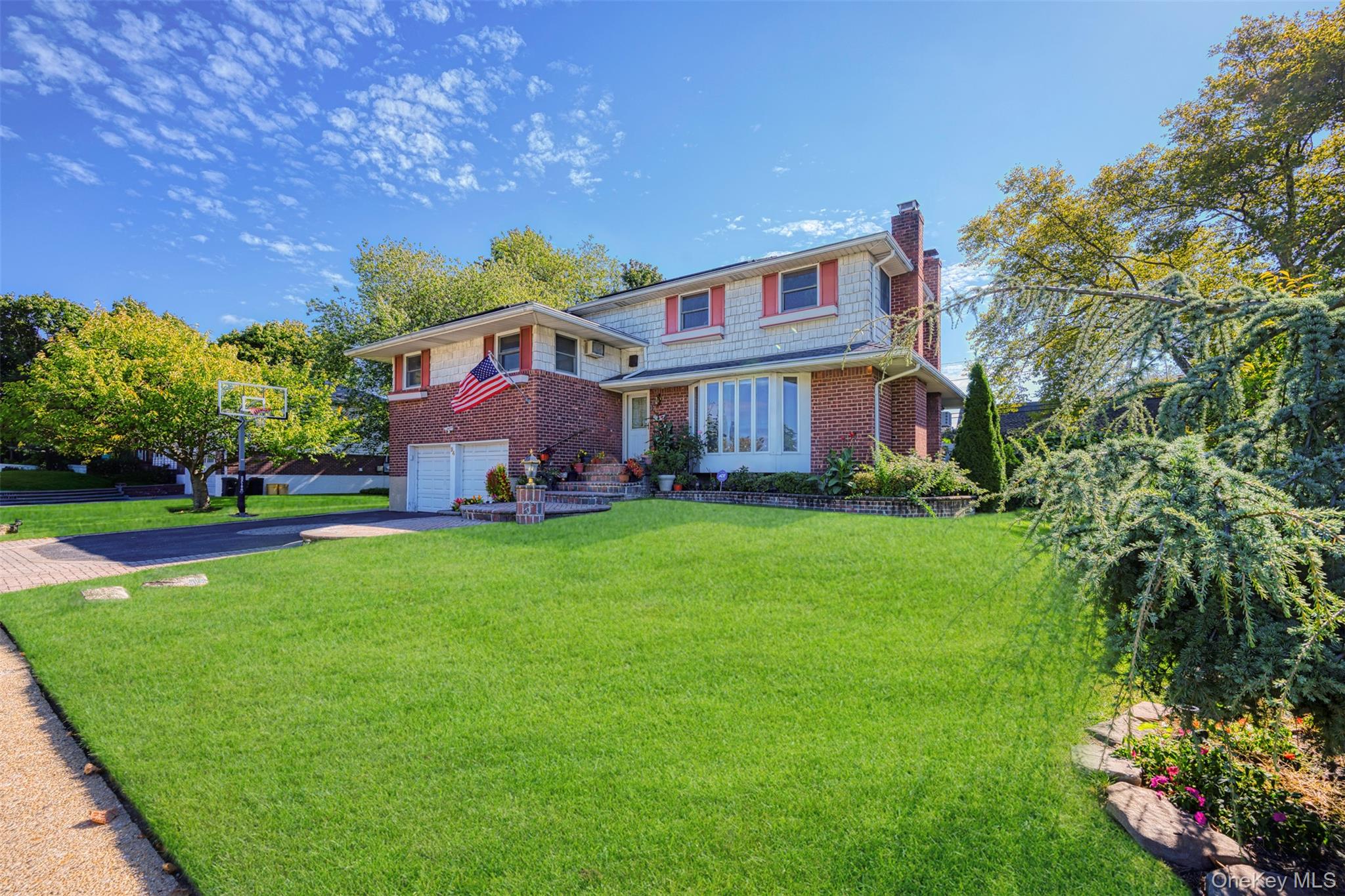 #2 photo, 94 Phipps Lane, Plainview , NY 11803