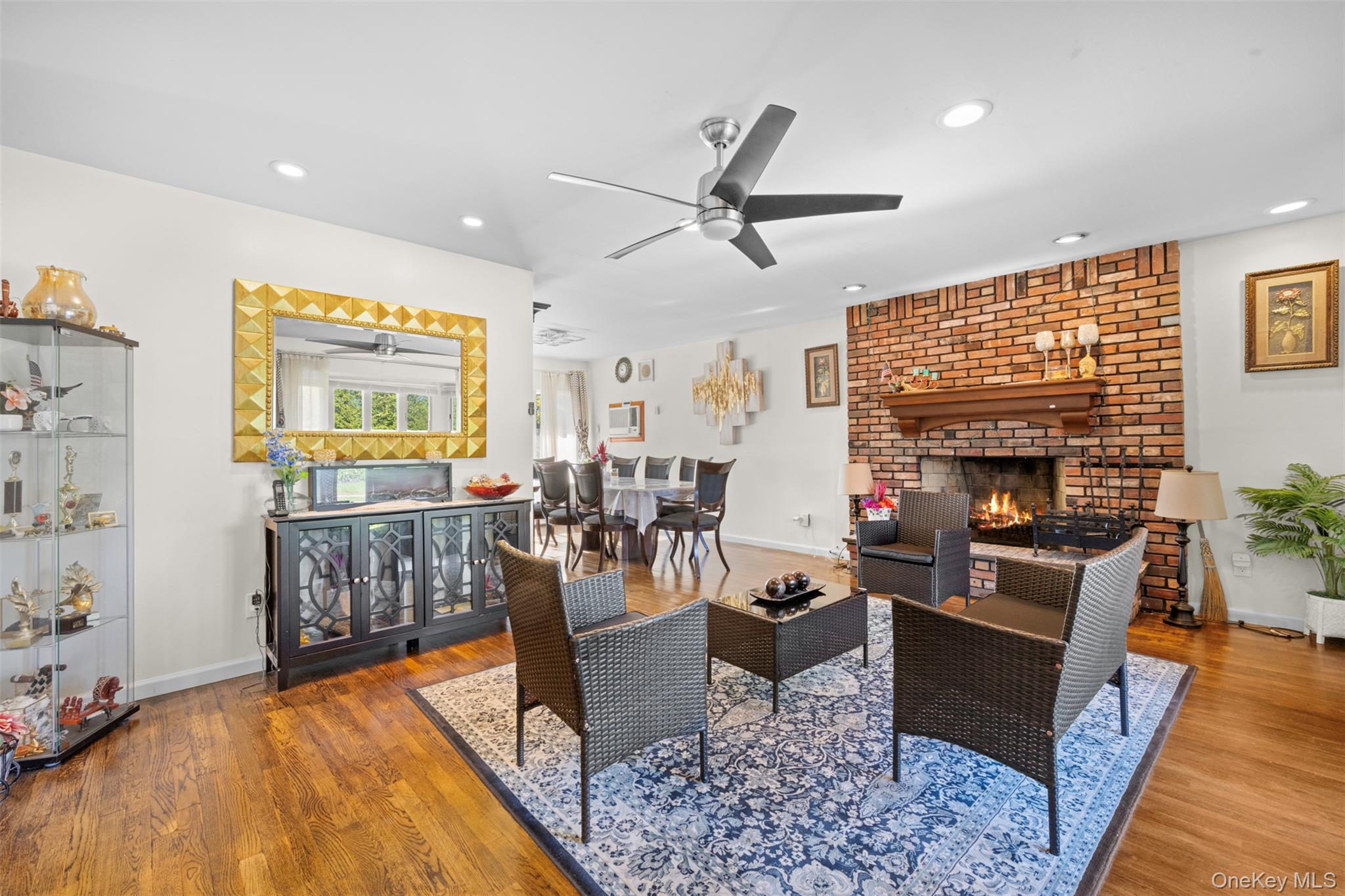 #7 photo, 94 Phipps Lane, Plainview , NY 11803