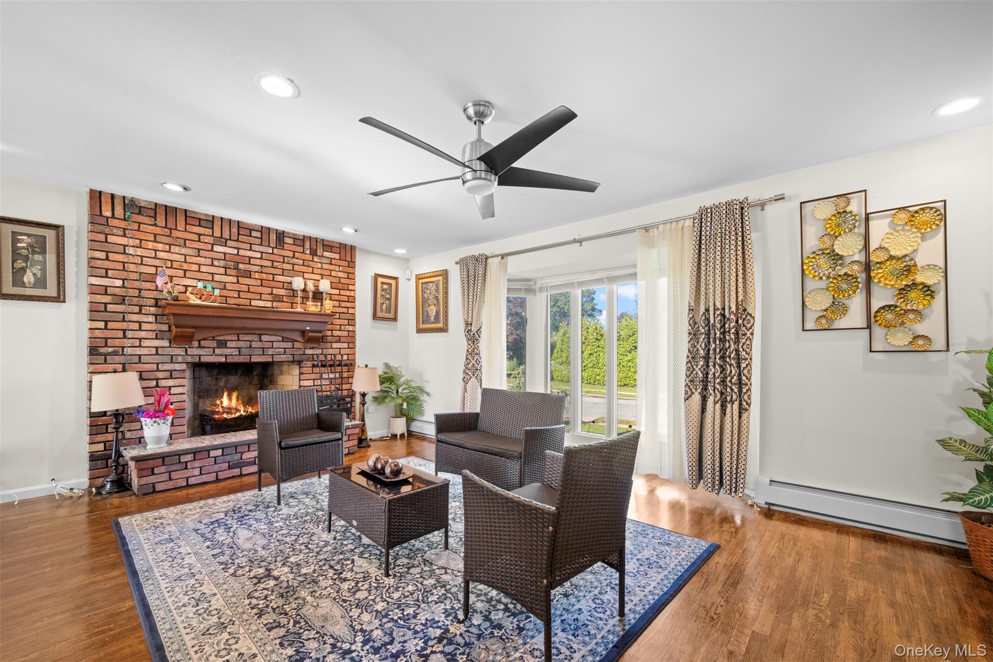 #8 photo, 94 Phipps Lane, Plainview , NY 11803