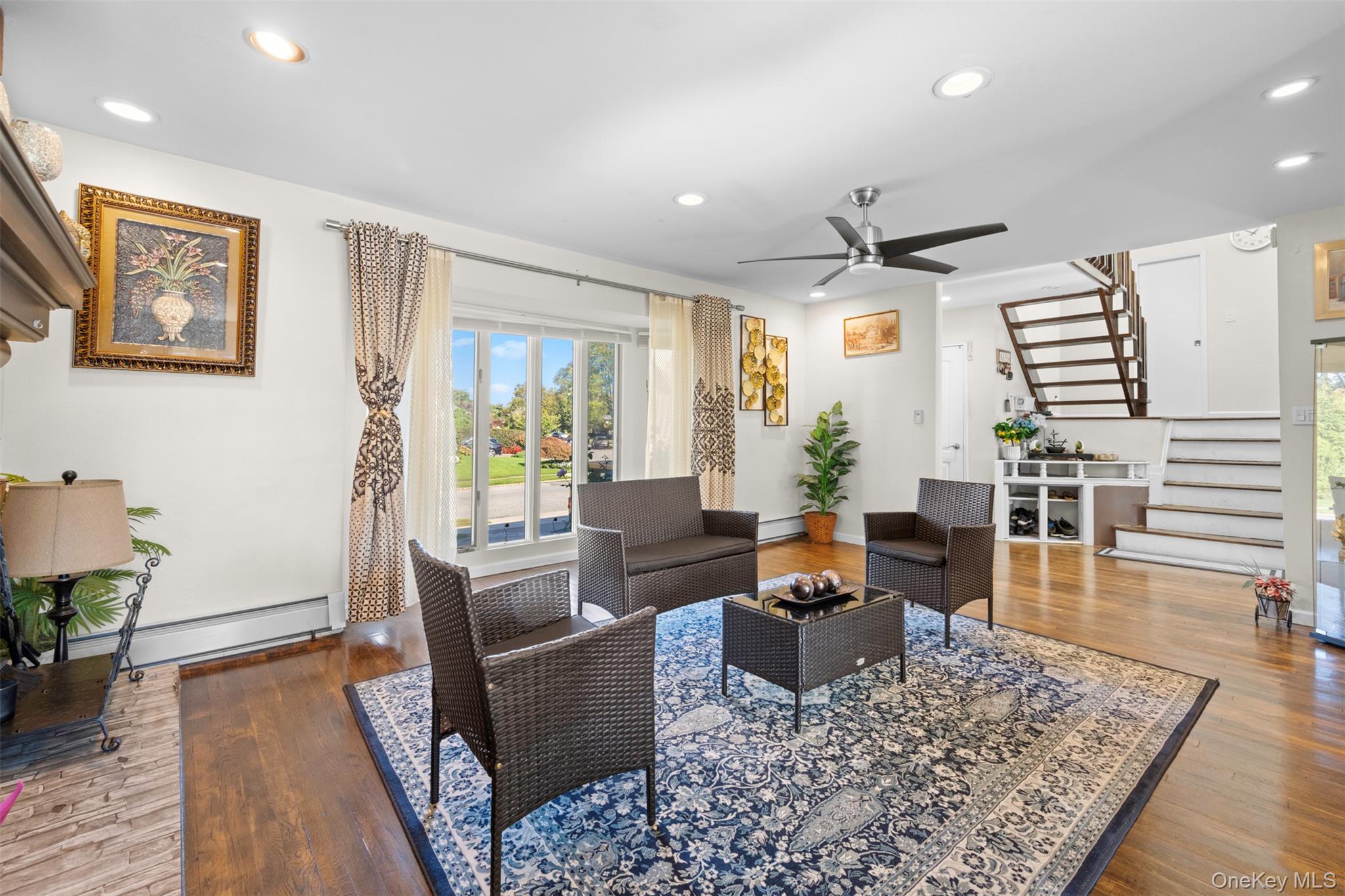 #9 photo, 94 Phipps Lane, Plainview , NY 11803