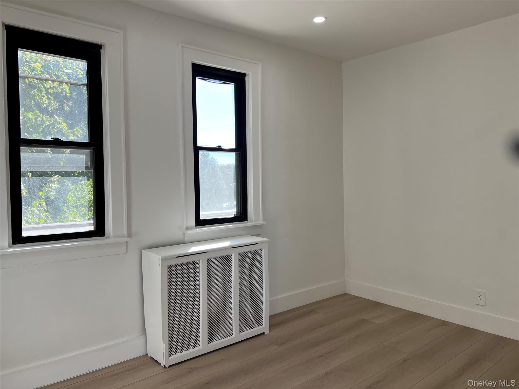 #11 photo, 28 Walt Whitman Road, サフォーク郡 Huntington Station , NY 11746