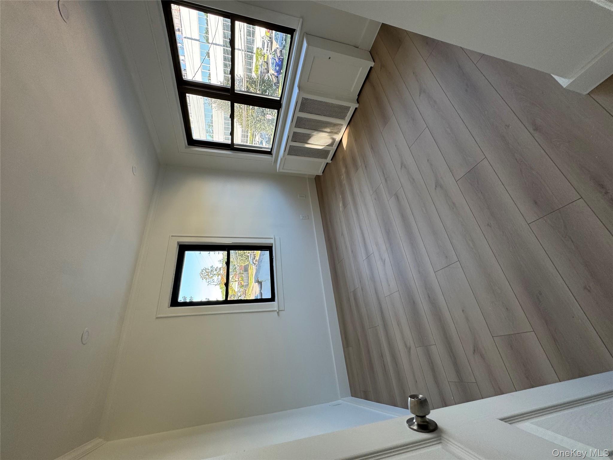 #12 photo, 28 Walt Whitman Road, サフォーク郡 Huntington Station , NY 11746