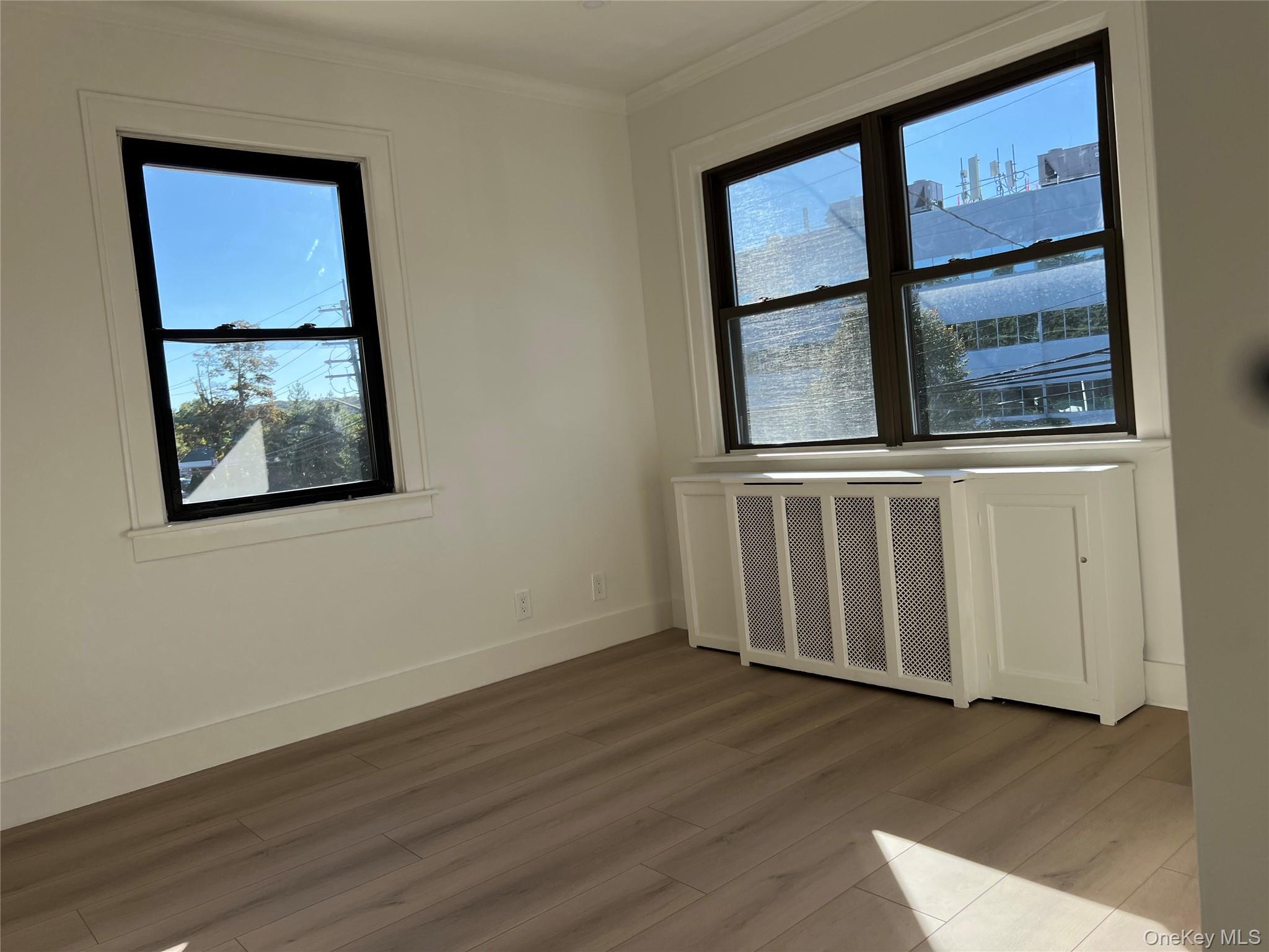 #14 photo, 28 Walt Whitman Road, サフォーク郡 Huntington Station , NY 11746