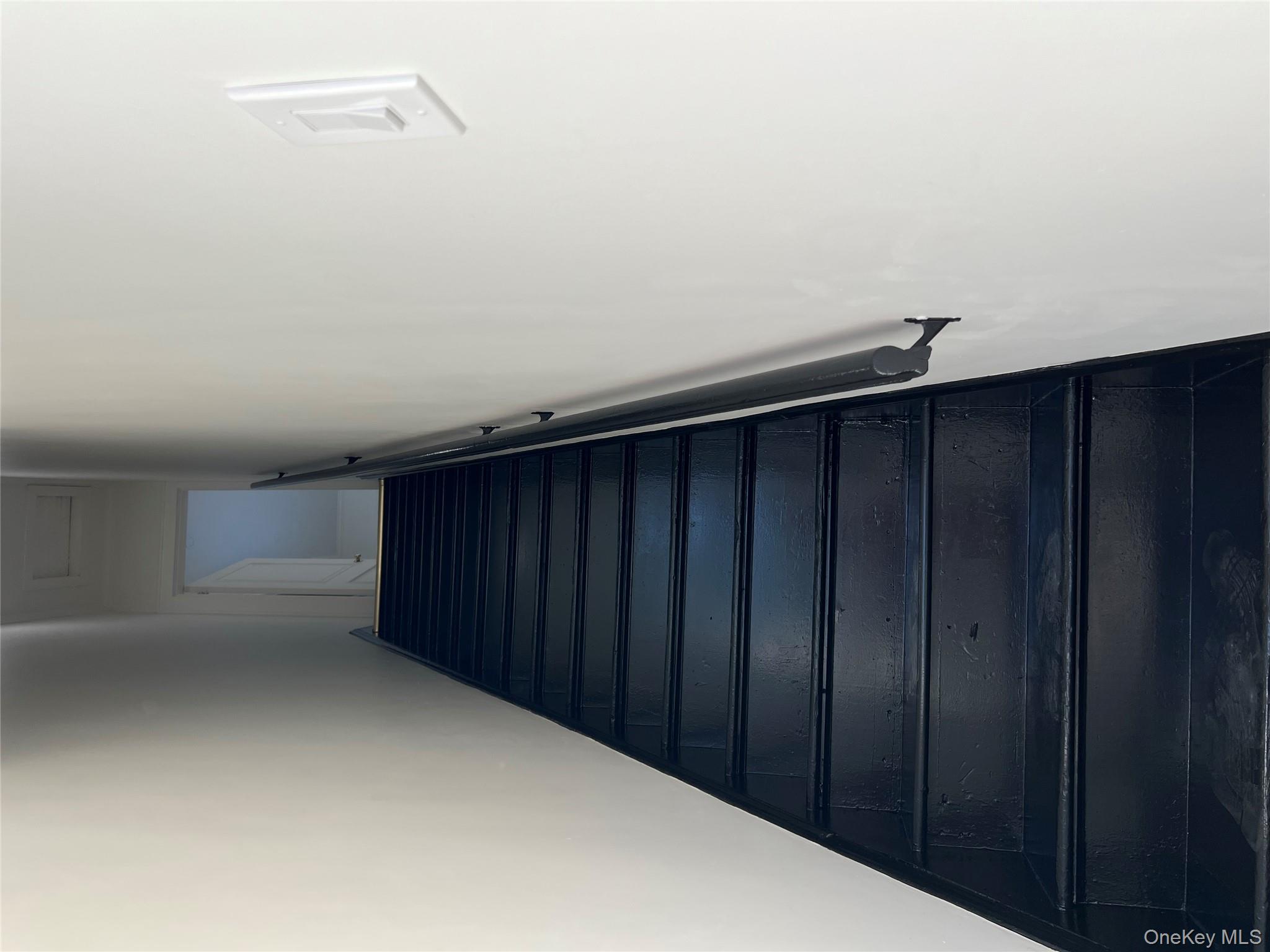 #17 photo, 28 Walt Whitman Road, サフォーク郡 Huntington Station , NY 11746