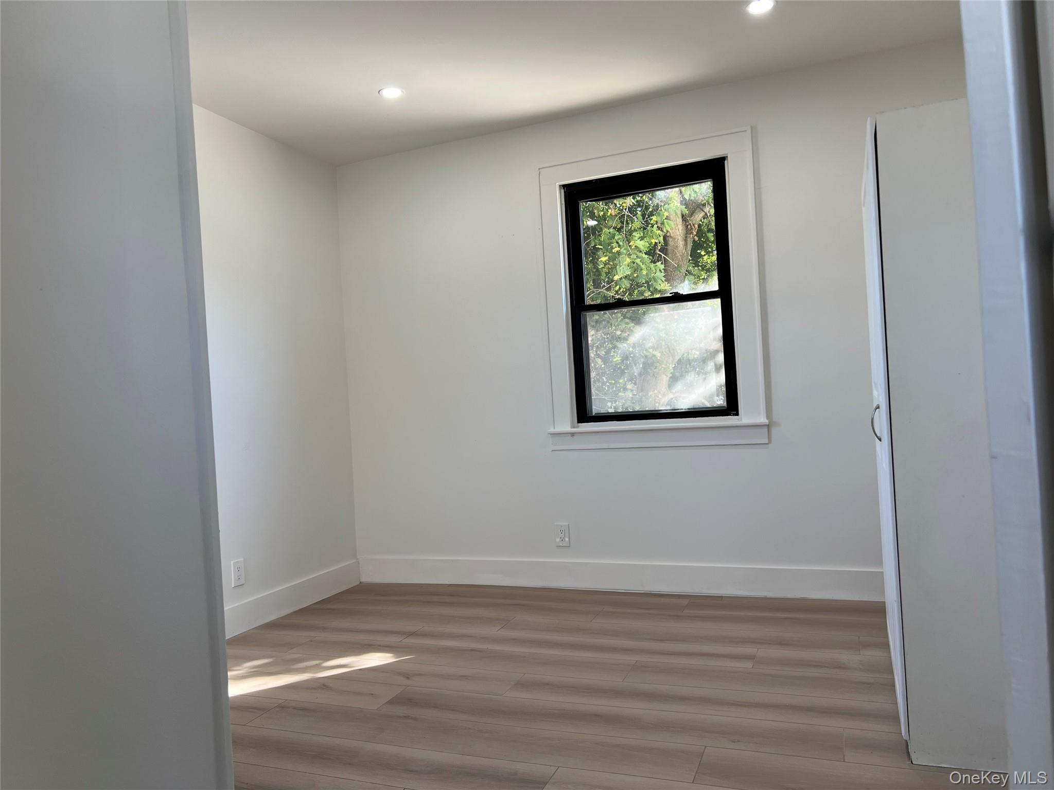 #7 photo, 28 Walt Whitman Road, サフォーク郡 Huntington Station , NY 11746