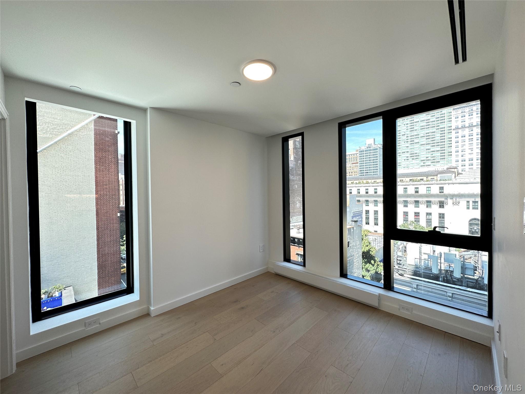 #8 photo, 300 W 30th Street, マンハッタン New York (Manhattan) , NY 10001