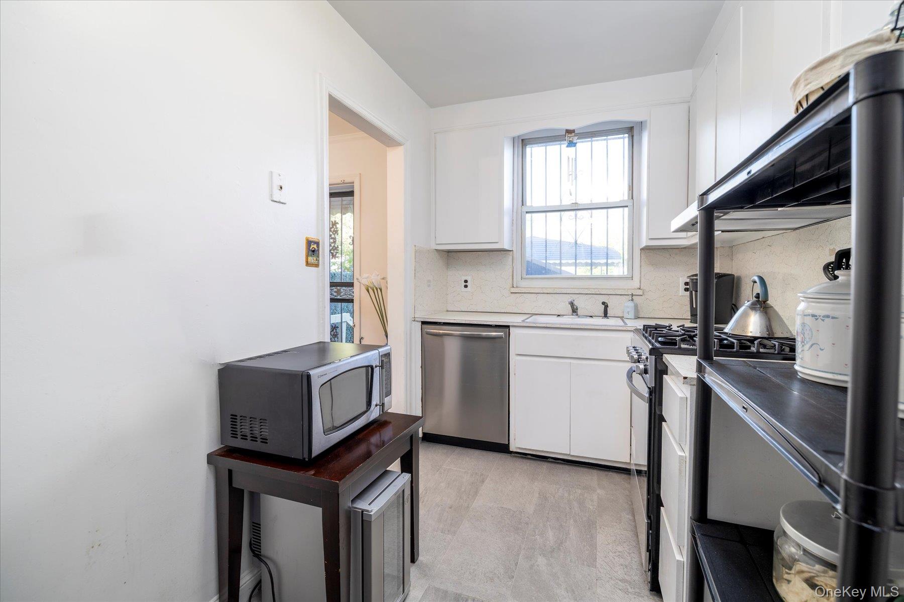 #11 photo, 2068 28th Street, Astoria , NY 11105