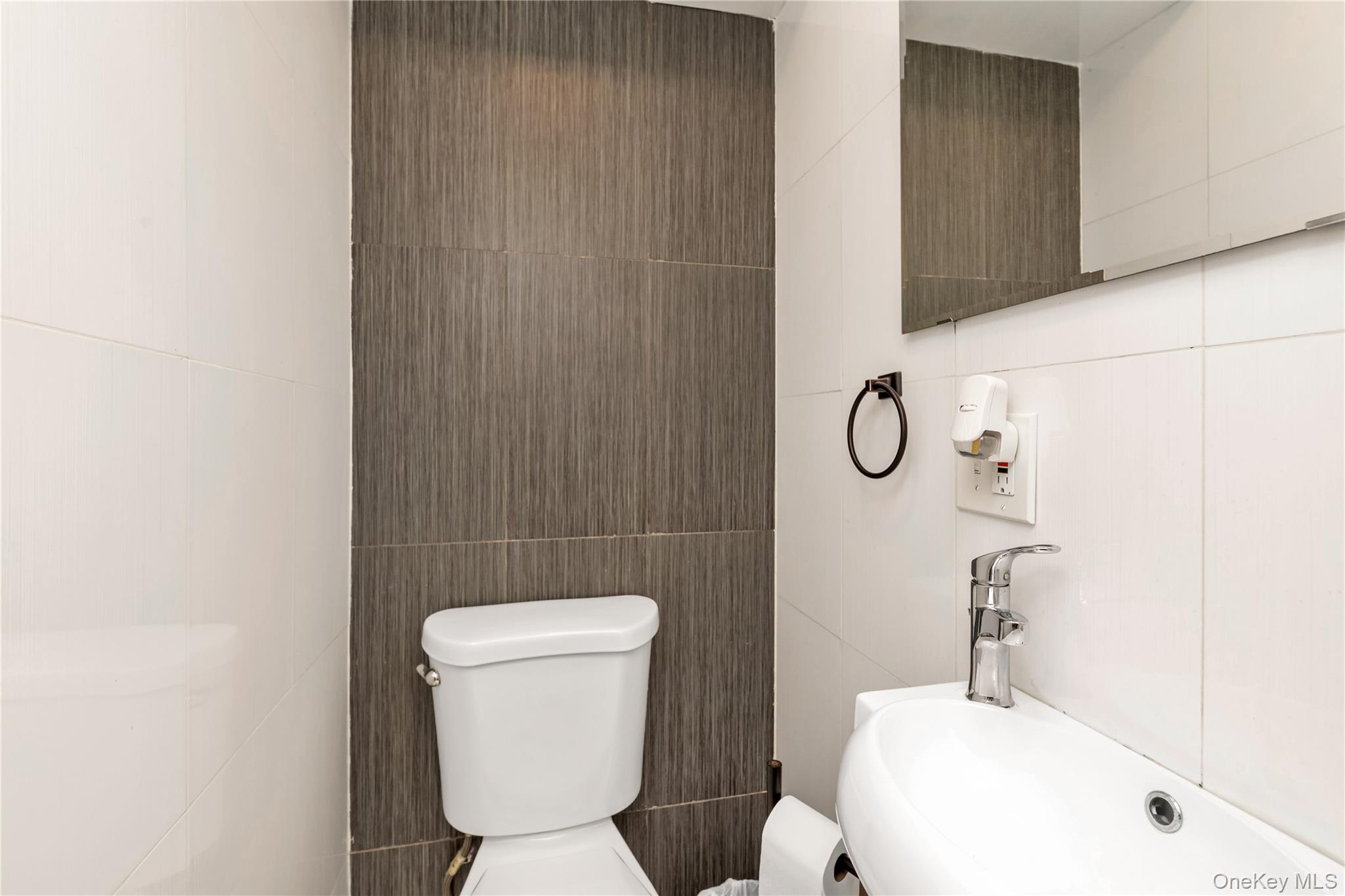 #8 photo, 114-54 212th Street, Cambria Heights , NY 11411