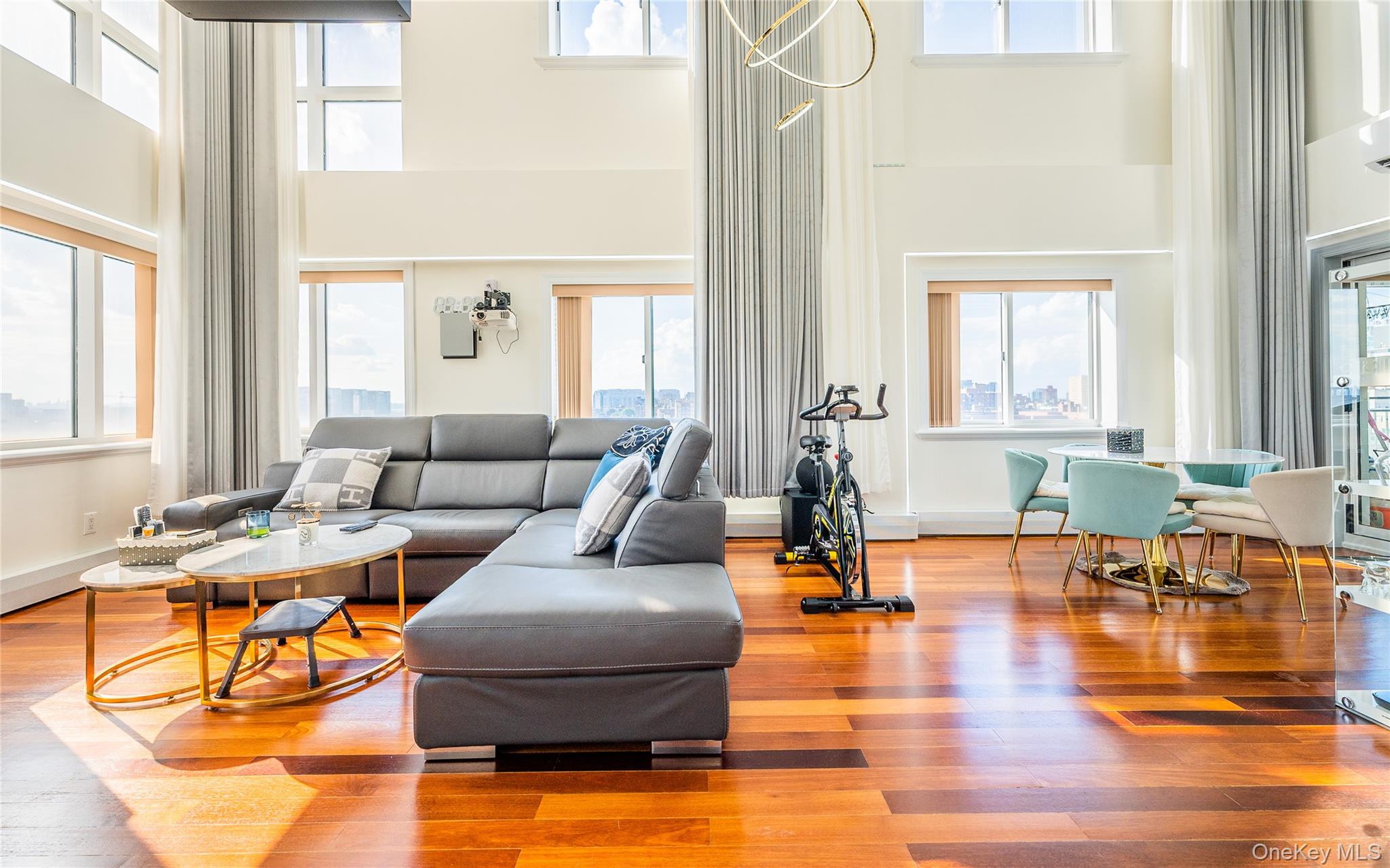 #10 photo, 4318 Main Street, クイーンズ区 Flushing , NY 11355