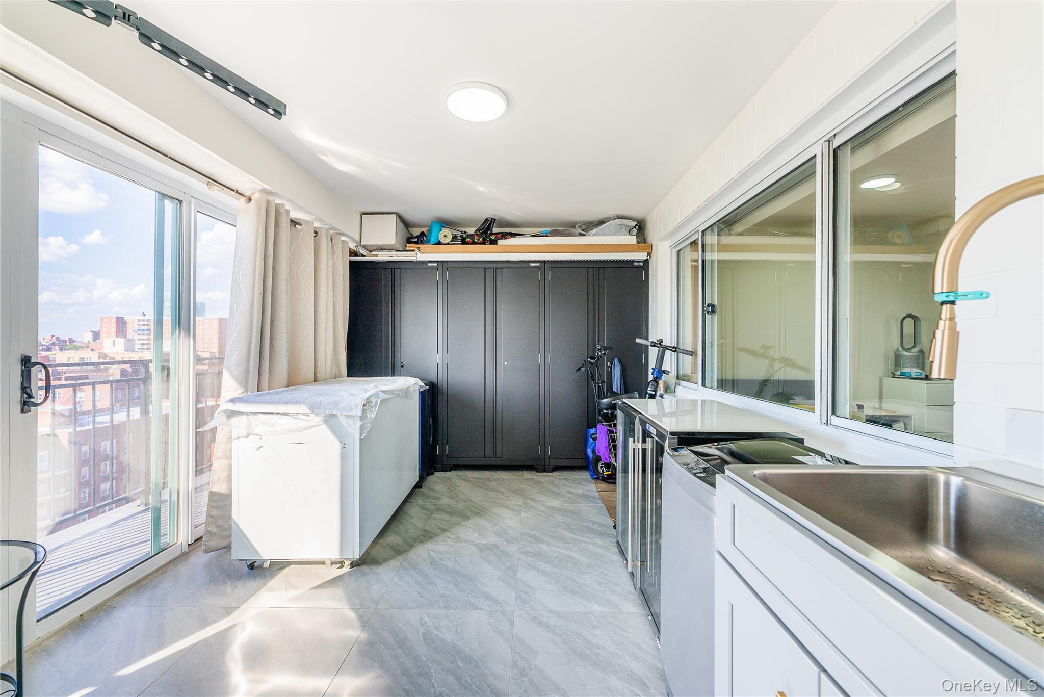 #12 photo, 4318 Main Street, クイーンズ区 Flushing , NY 11355