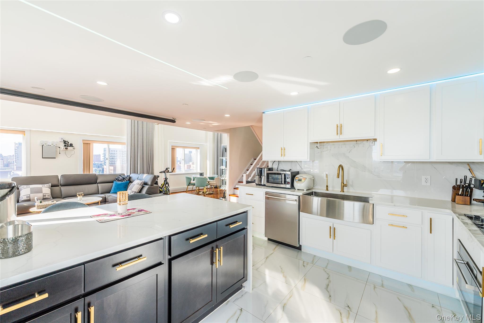 #16 photo, 4318 Main Street, クイーンズ区 Flushing , NY 11355