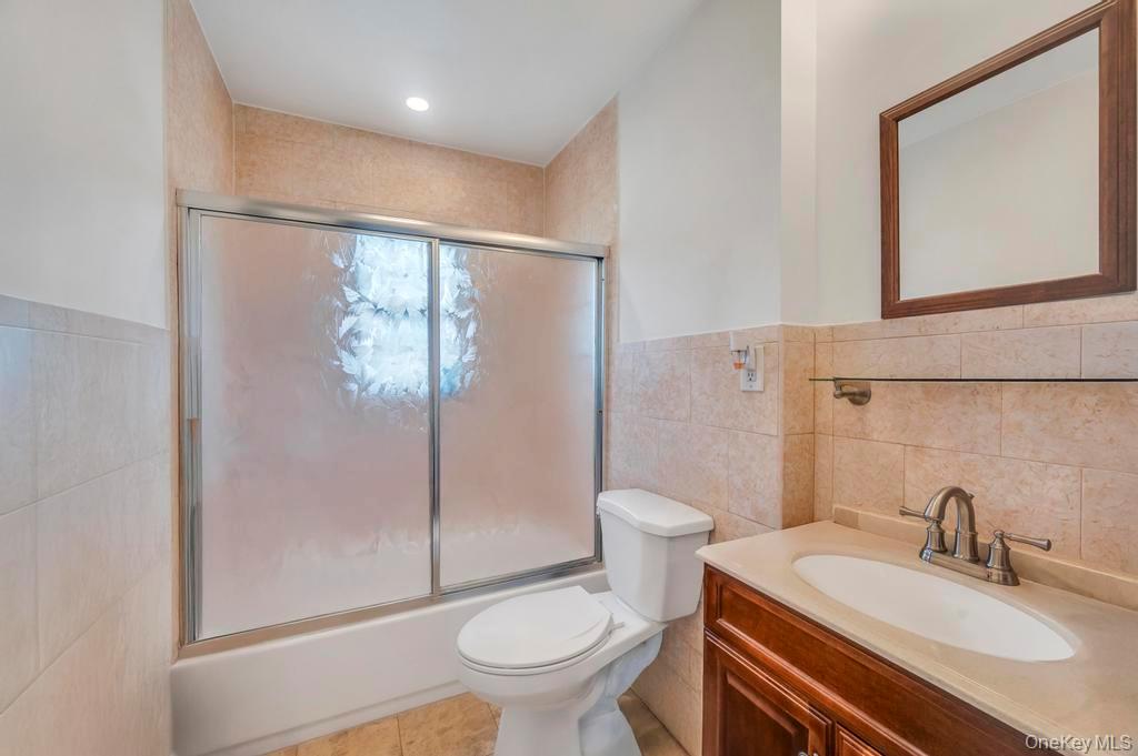 #16 photo, 131 Lee Avenue, Hicksville , NY 11801