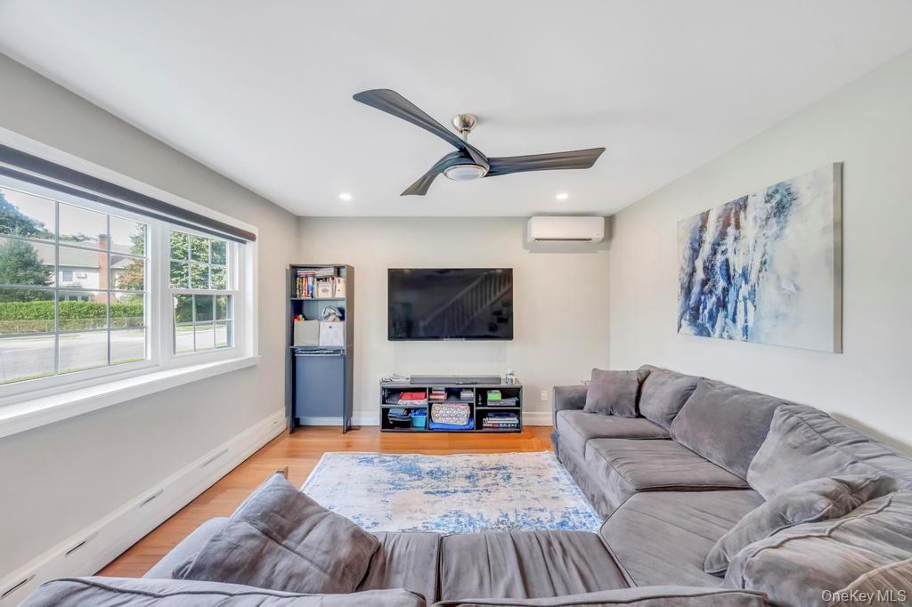 #6 photo, 131 Lee Avenue, Hicksville , NY 11801