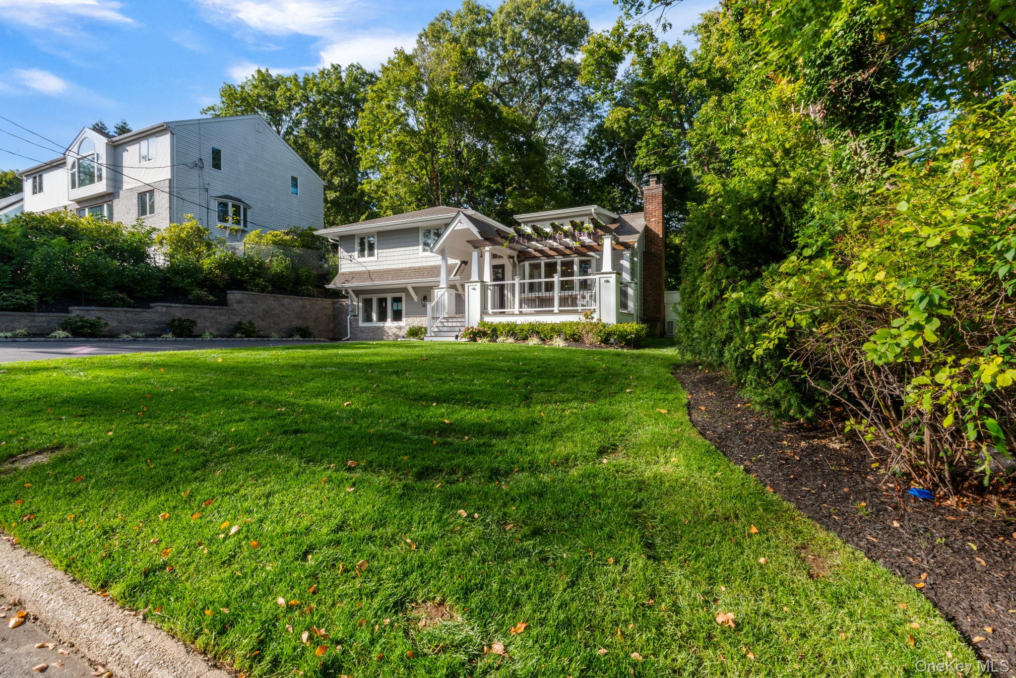 #4 photo, 33 Alsace Place, Northport , NY 11768