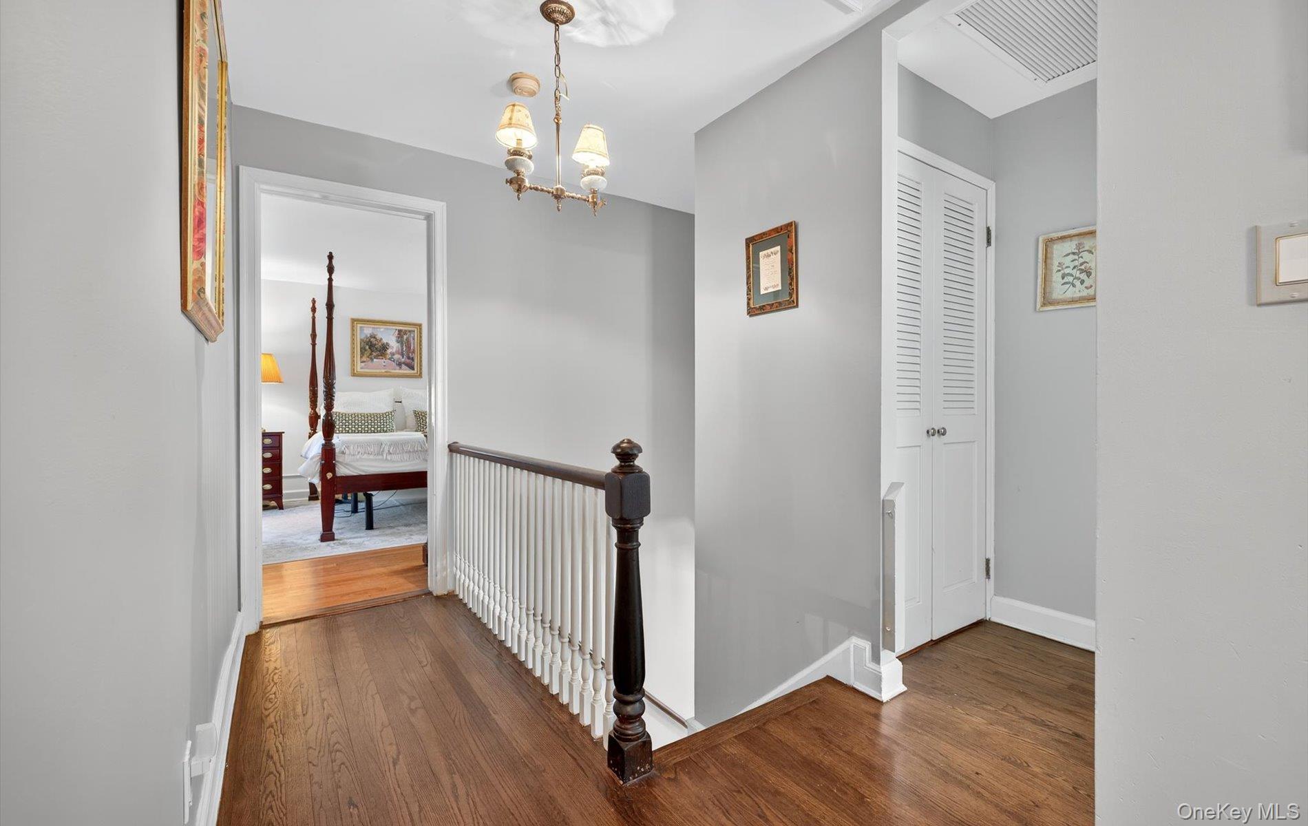 #19 photo, 53 Eakins Road, Manhasset , NY 11030