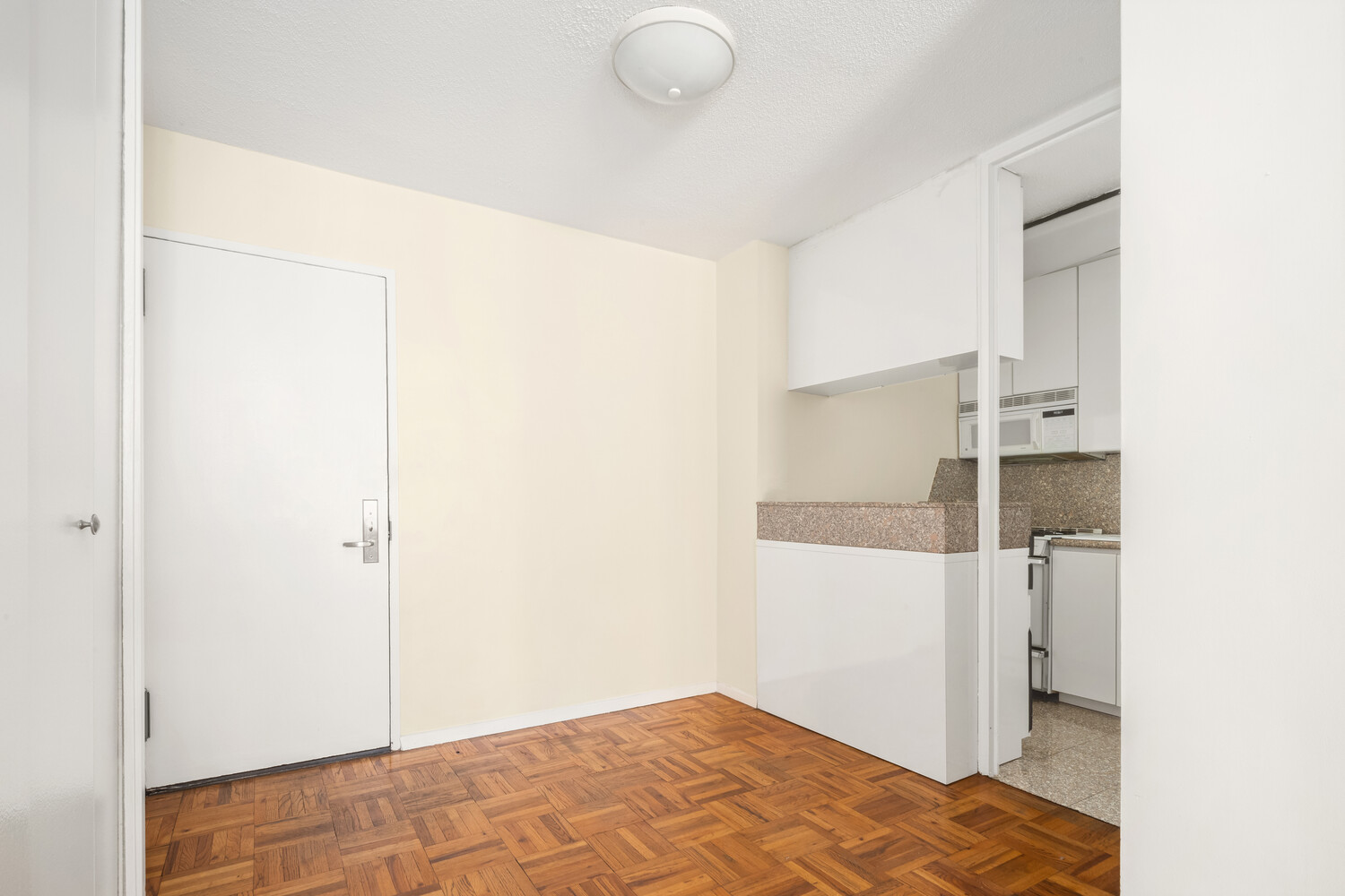 #4 photo, 300 E 40TH Street, Murray Hill , NY 10016