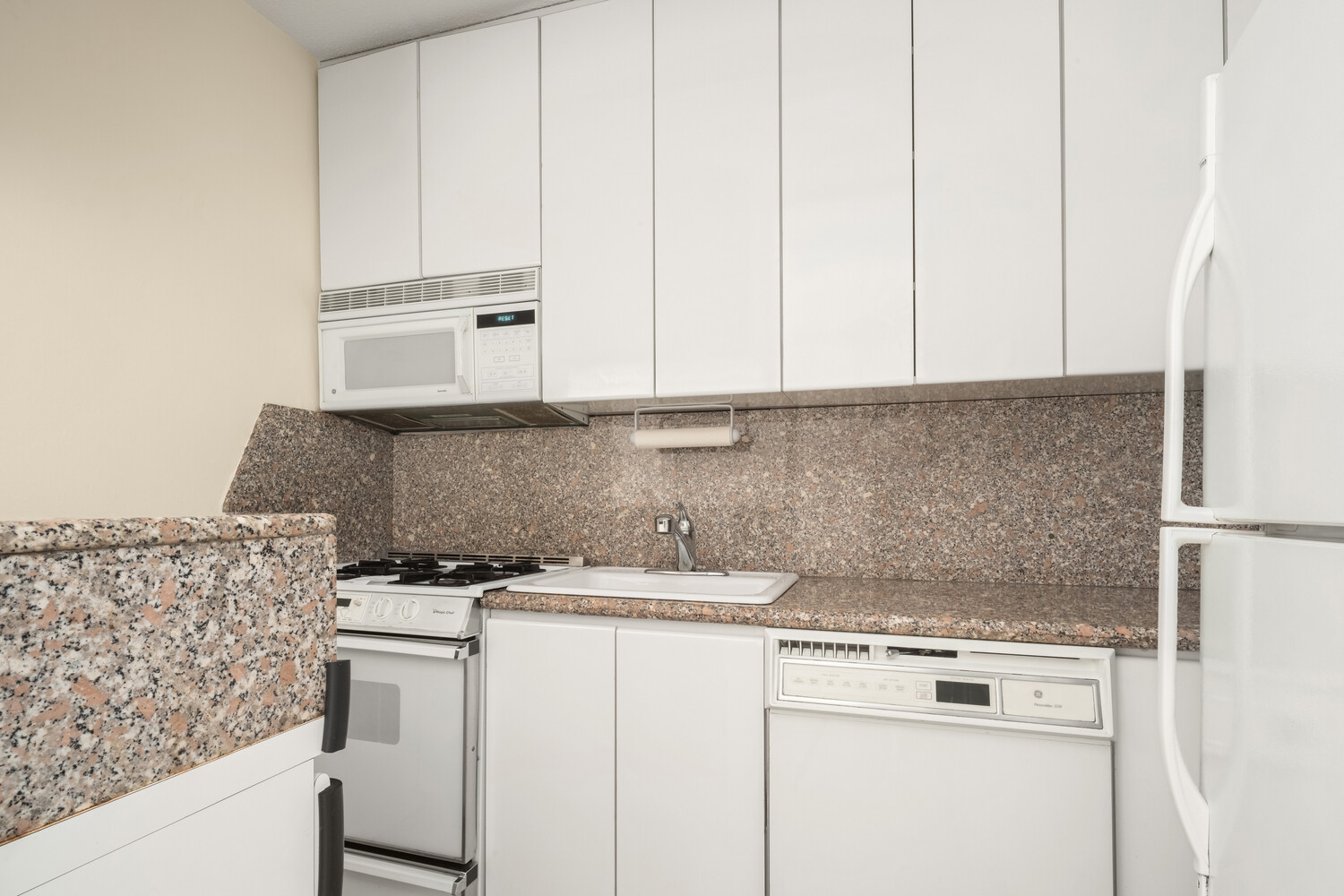 #5 photo, 300 E 40TH Street, Murray Hill , NY 10016