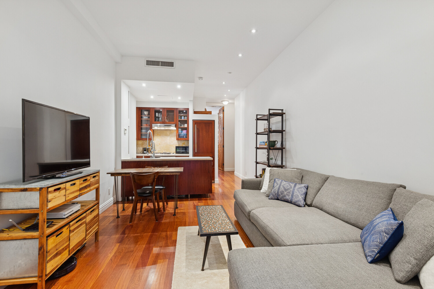 #1 photo, 530 E 84TH Street, Yorkville , NY 10028