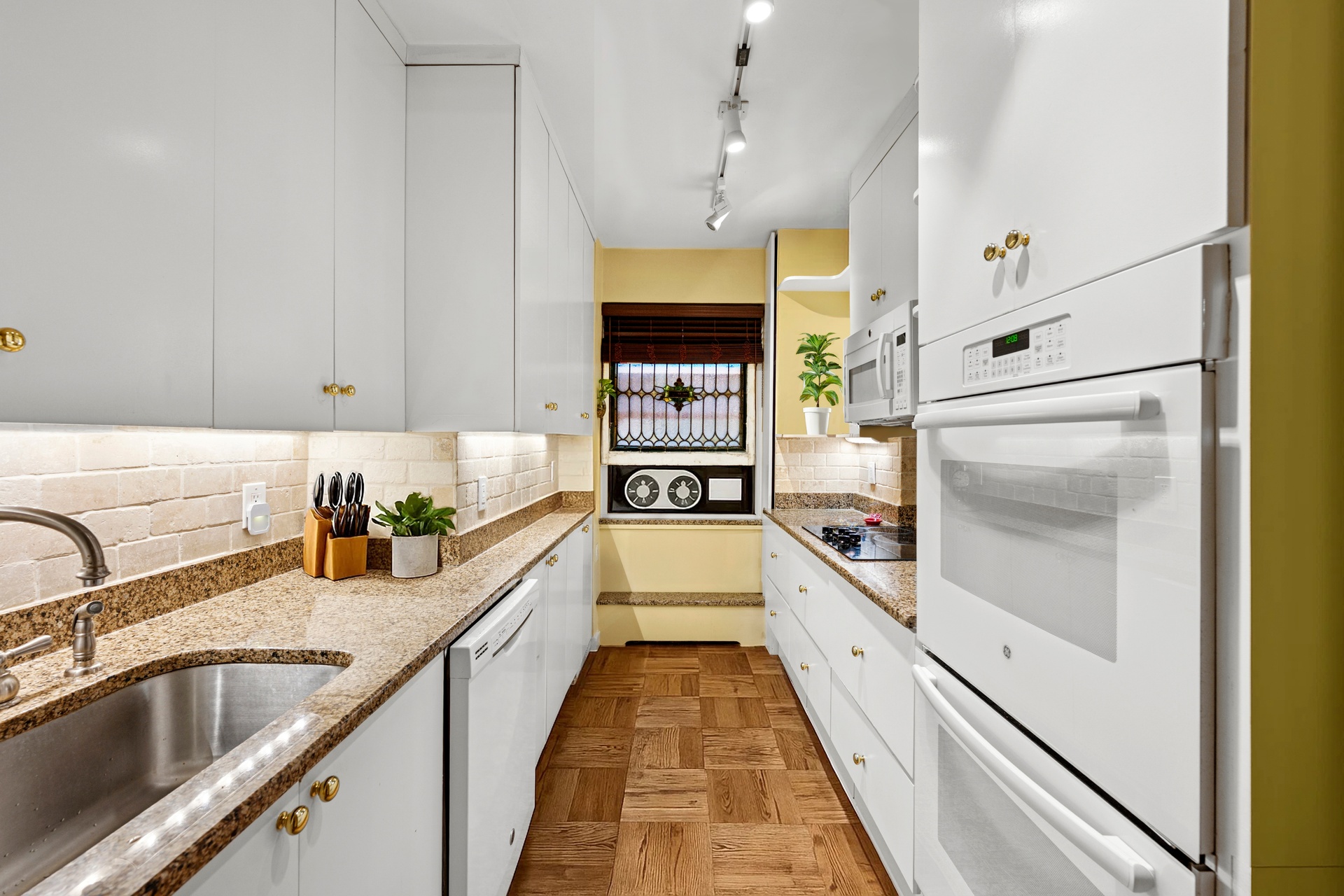 #5 photo, 2 Tudor City Place, マンハッタン Tudor City , NY 10017