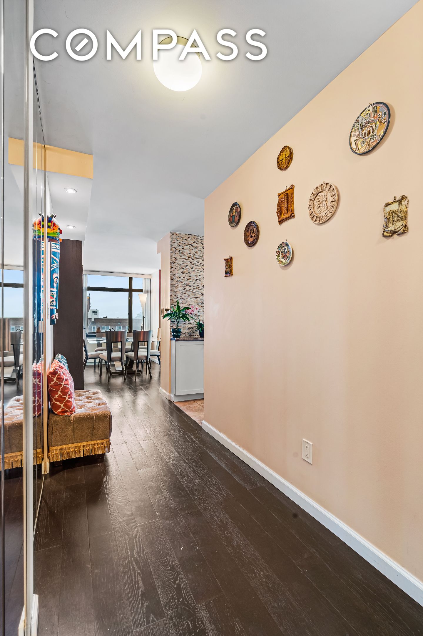 #8 photo, 112-01 Queens Boulevard, クイーンズ区 Forest Hills , NY 11375