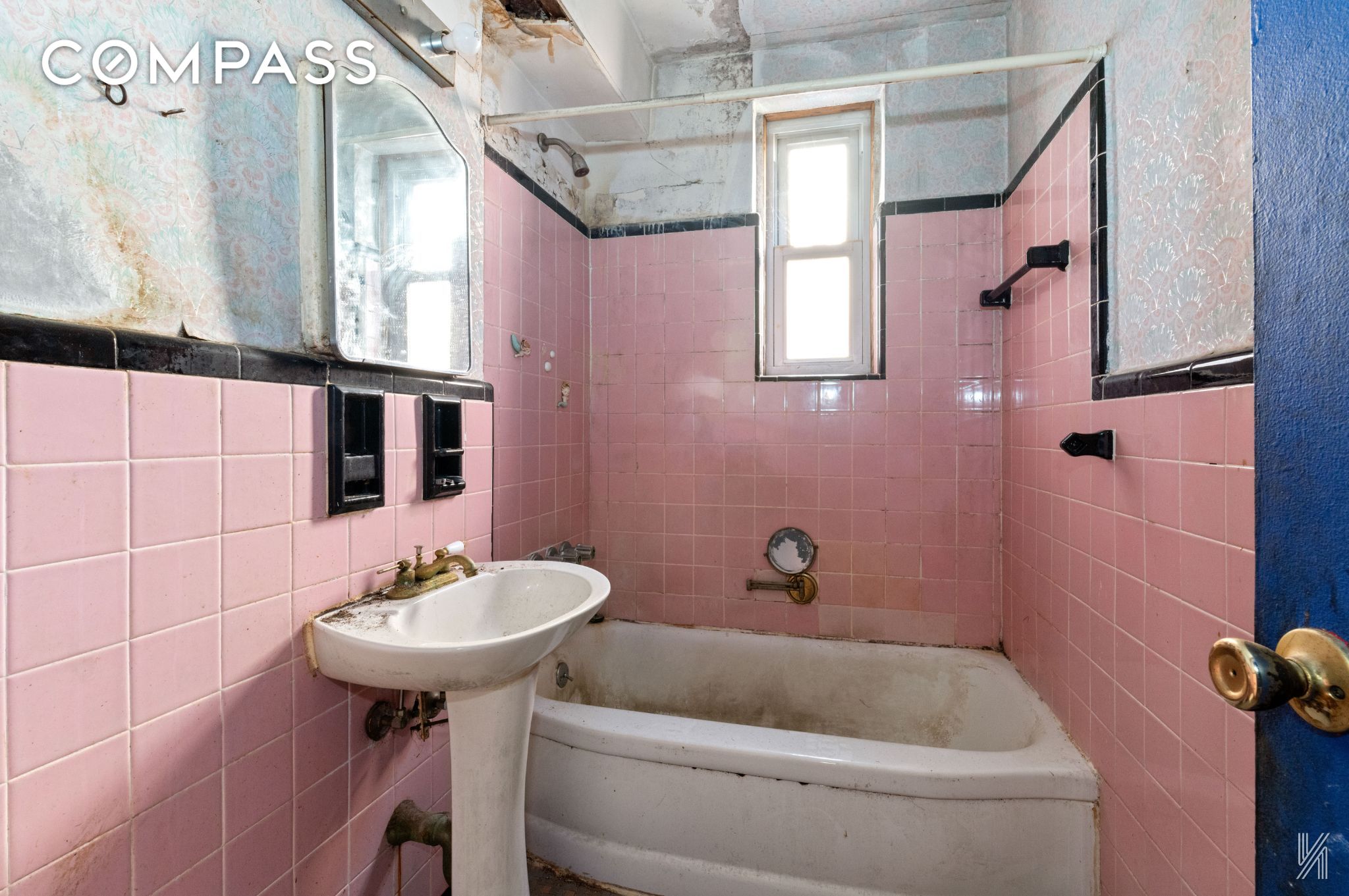 #16 photo, 33-04 91st Street, Jackson Heights , NY 11372