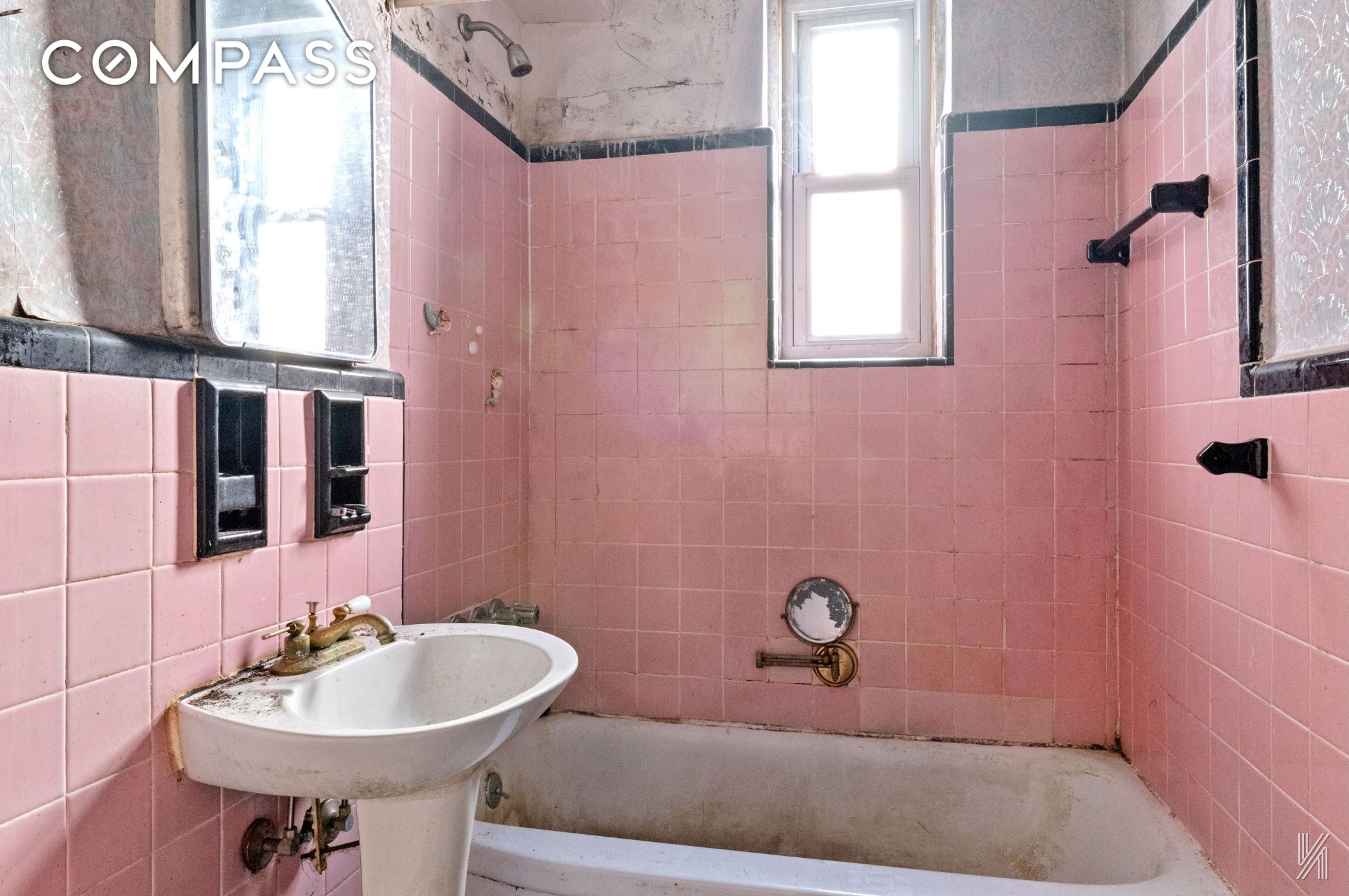 #17 photo, 33-04 91st Street, Jackson Heights , NY 11372