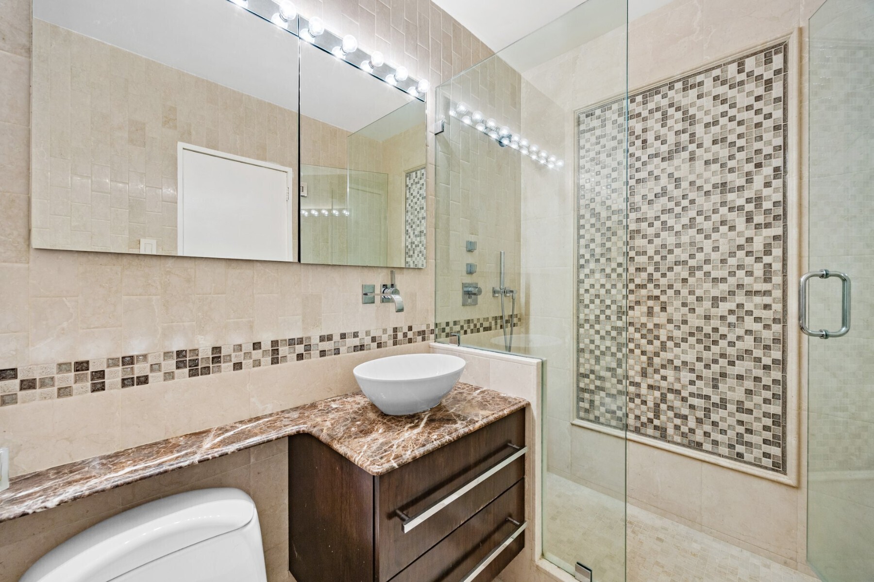 #18 photo, 75 E End Avenue, Yorkville , NY 10028