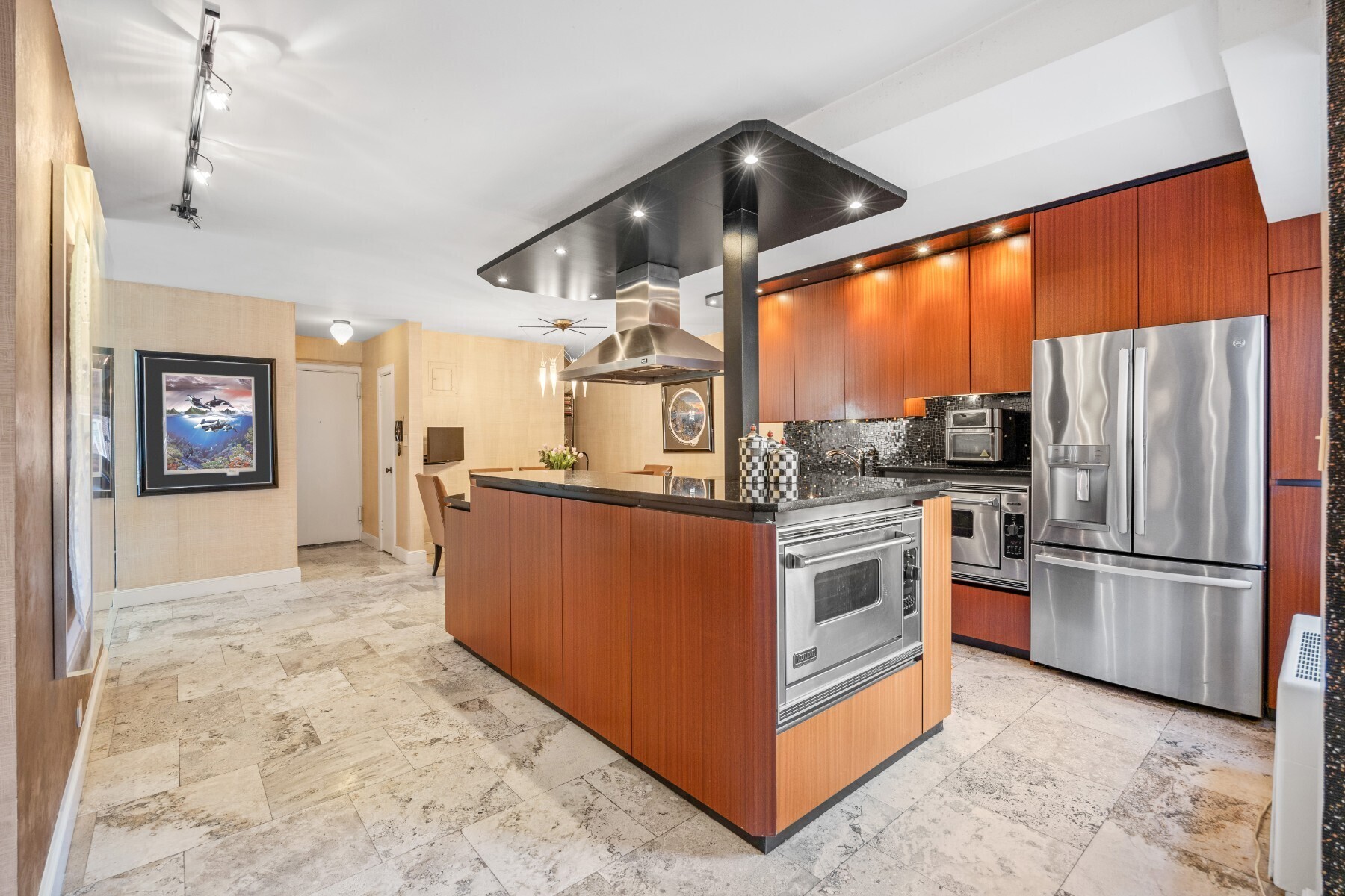 #5 photo, 75 E End Avenue, Yorkville , NY 10028