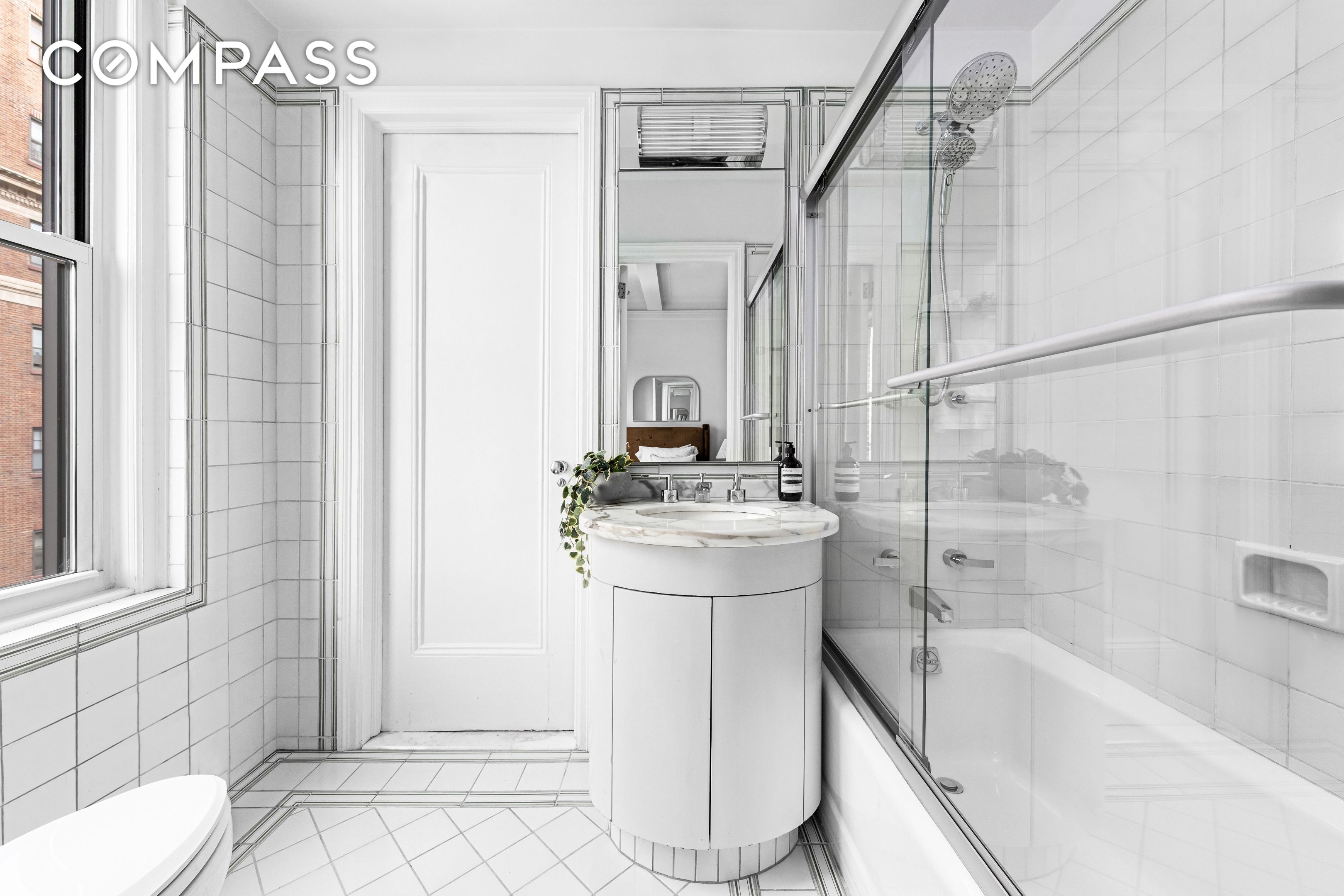 #16 photo, 975 Park Avenue, Upper East Side , NY 10028