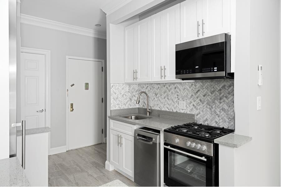 #10 photo, New York City, Yorkville , NY 10128