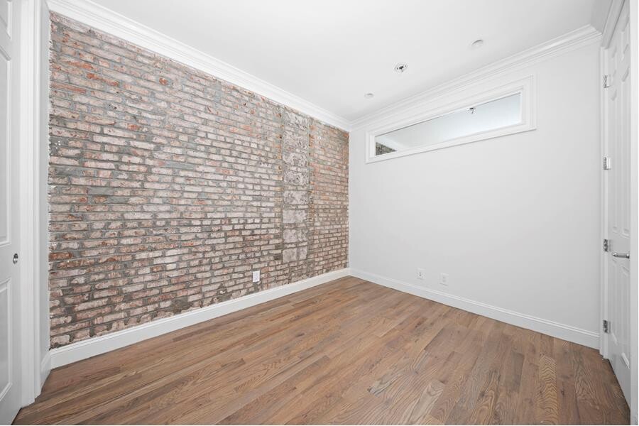 #14 photo, New York City, Yorkville , NY 10128