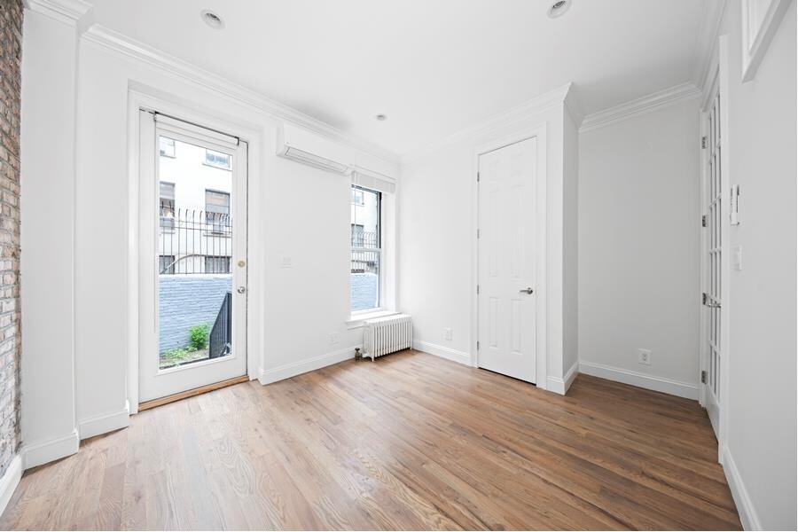 #8 photo, New York City, Yorkville , NY 10128